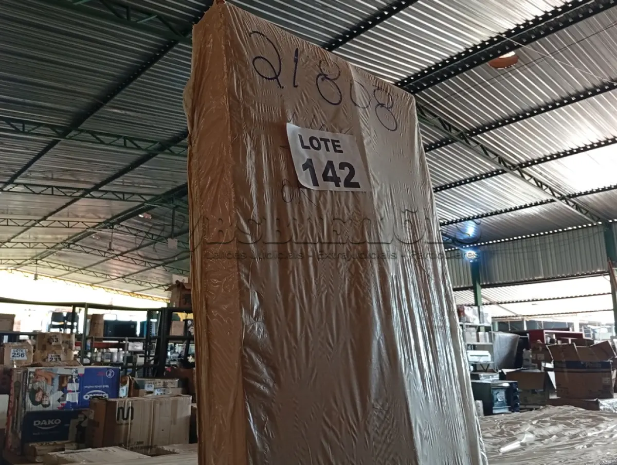 LOTE 142 - 01 - RACK PARA TV RETRO PÊS 1 80M 6917A (NO ESTADO, NÃO SABEMOS SE FUNCIONA. LEILÃO NÃO TEM GARANTIA E NEM DEVOLUÇÃO, SUJEITO A POSSÍVEIS AVARIAS VISÍVEIS/OCULTAS E/OU AUSÊNCIA DE COMPONENTES)