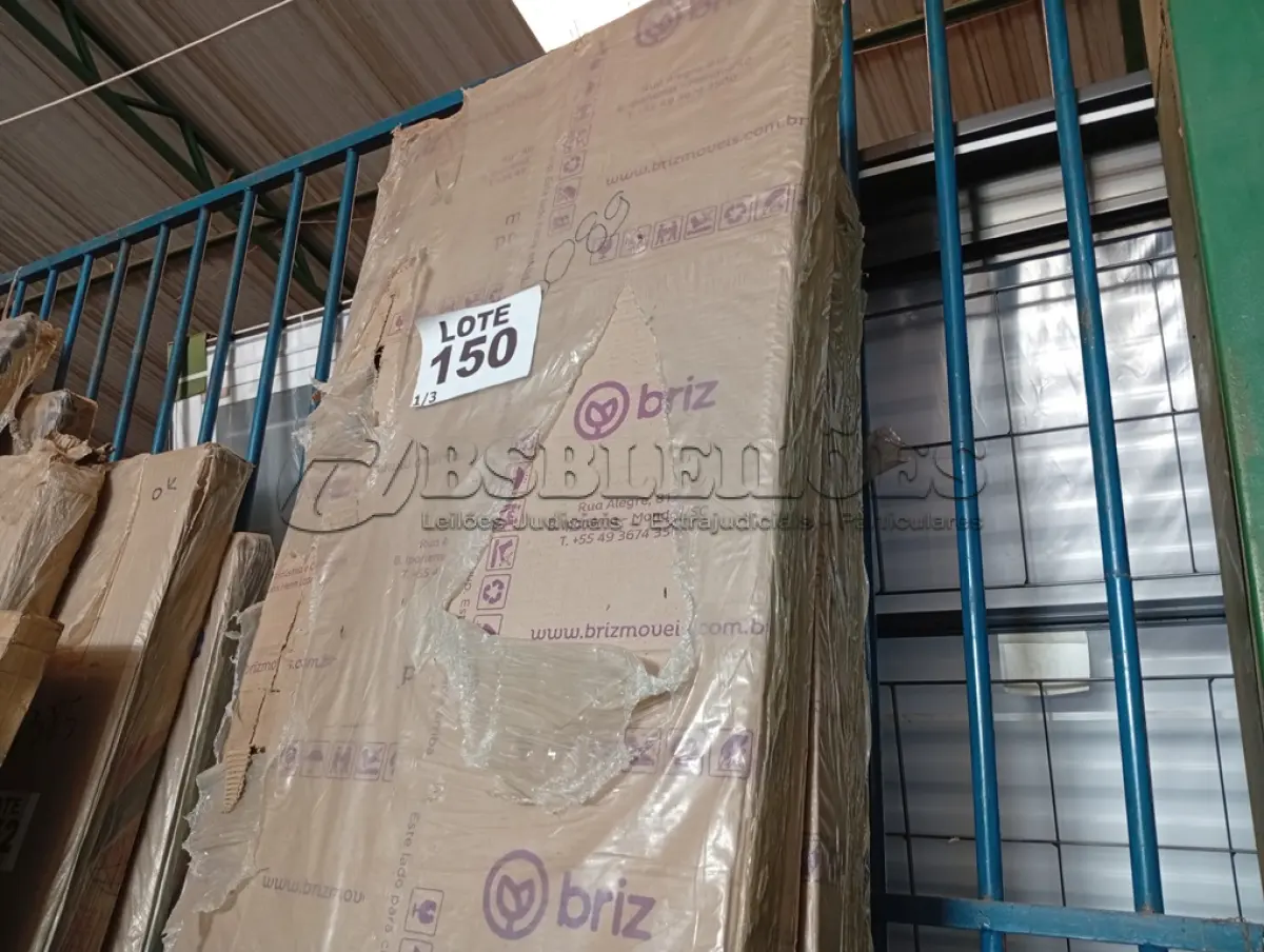 LOTE 150 - 01 - GUARDA ROUPEIRO 3 PORTAS NATURE (NO ESTADO, NÃO SABEMOS SE FUNCIONA. LEILÃO NÃO TEM GARANTIA E NEM DEVOLUÇÃO, SUJEITO A POSSÍVEIS AVARIAS VISÍVEIS/OCULTAS E/OU AUSÊNCIA DE COMPONENTES)