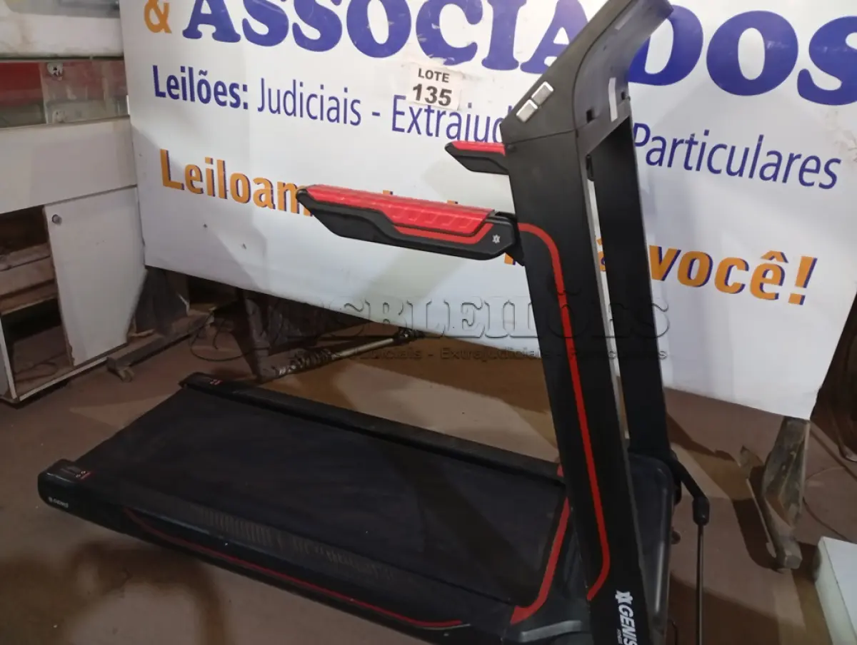 LOTE 135 - 01 - ESTEIRA ERGOMÉTRICA DOBRÁVEL - GENIS - GT 2000 220V (NO ESTADO, NÃO SABEMOS SE FUNCIONA. LEILÃO NÃO TEM GARANTIA E NEM DEVOLUÇÃO, SUJEITO A POSSÍVEIS AVARIAS VISÍVEIS/OCULTAS E/OU AUSÊNCIA DE COMPONENTES)