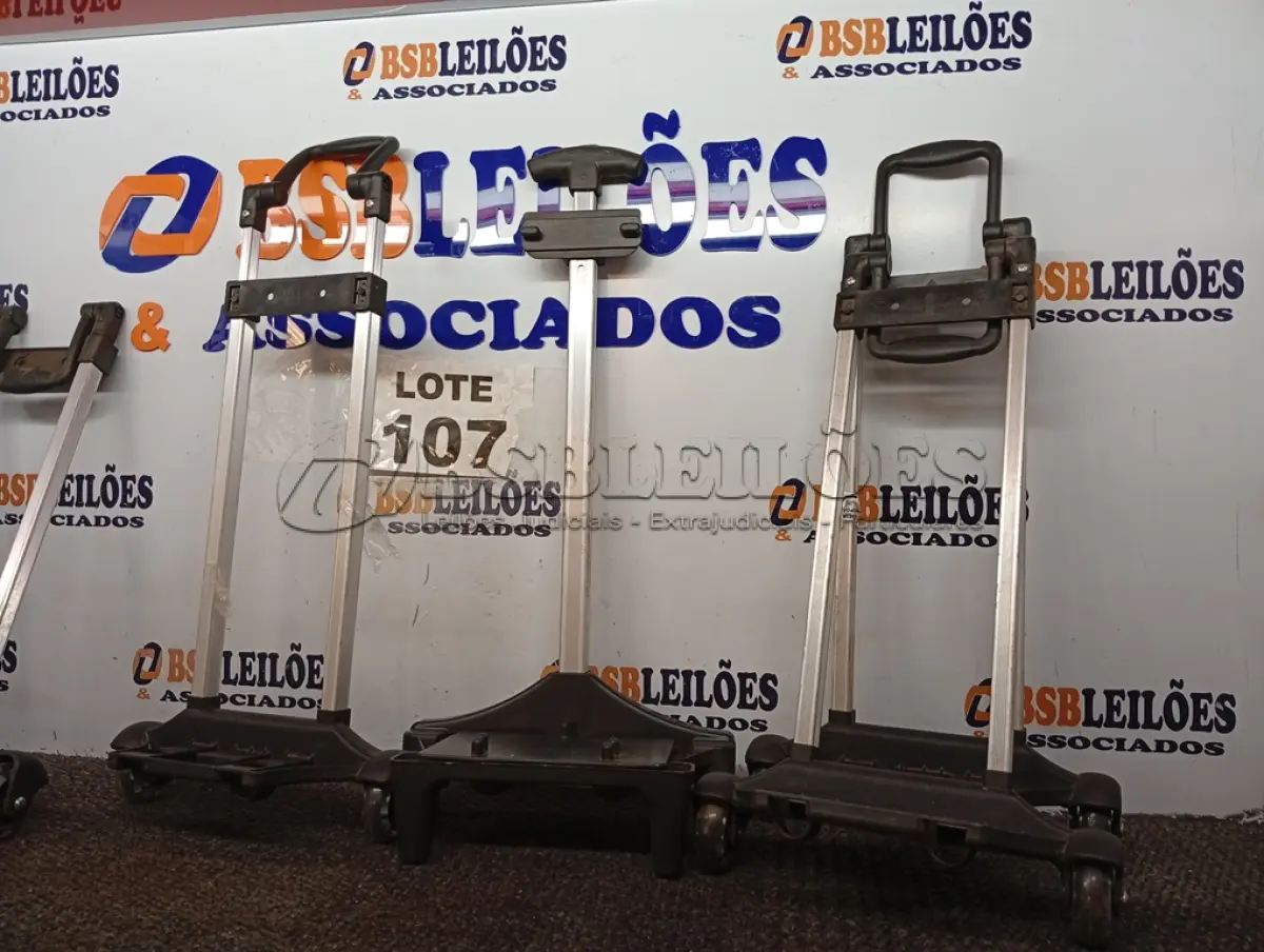 LOTE 107 - 05 - SUPORTES CARRINHO MOCHILA COM RODINHAS (NO ESTADO, NÃO SABEMOS SE FUNCIONA. LEILÃO NÃO TEM GARANTIA E NEM DEVOLUÇÃO, SUJEITO A POSSÍVEIS AVARIAS VISÍVEIS/OCULTAS E/OU AUSÊNCIA DE COMPONENTES)