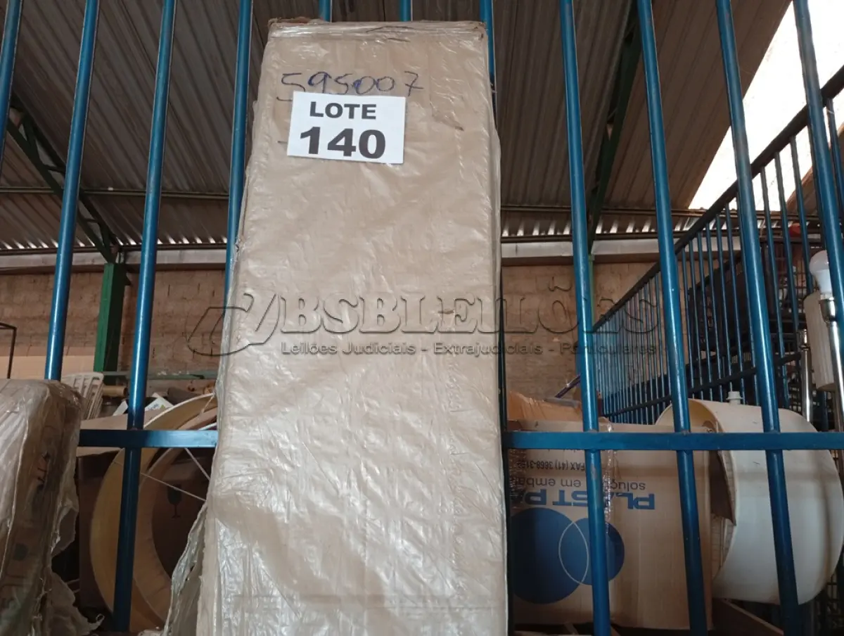 LOTE 140 - 01 - ARMÁRIO MULTIUSO 4 PORTAS DUETO DORIPEL (NO ESTADO, NÃO SABEMOS SE FUNCIONA. LEILÃO NÃO TEM GARANTIA E NEM DEVOLUÇÃO, SUJEITO A POSSÍVEIS AVARIAS VISÍVEIS/OCULTAS E/OU AUSÊNCIA DE COMPONENTES)