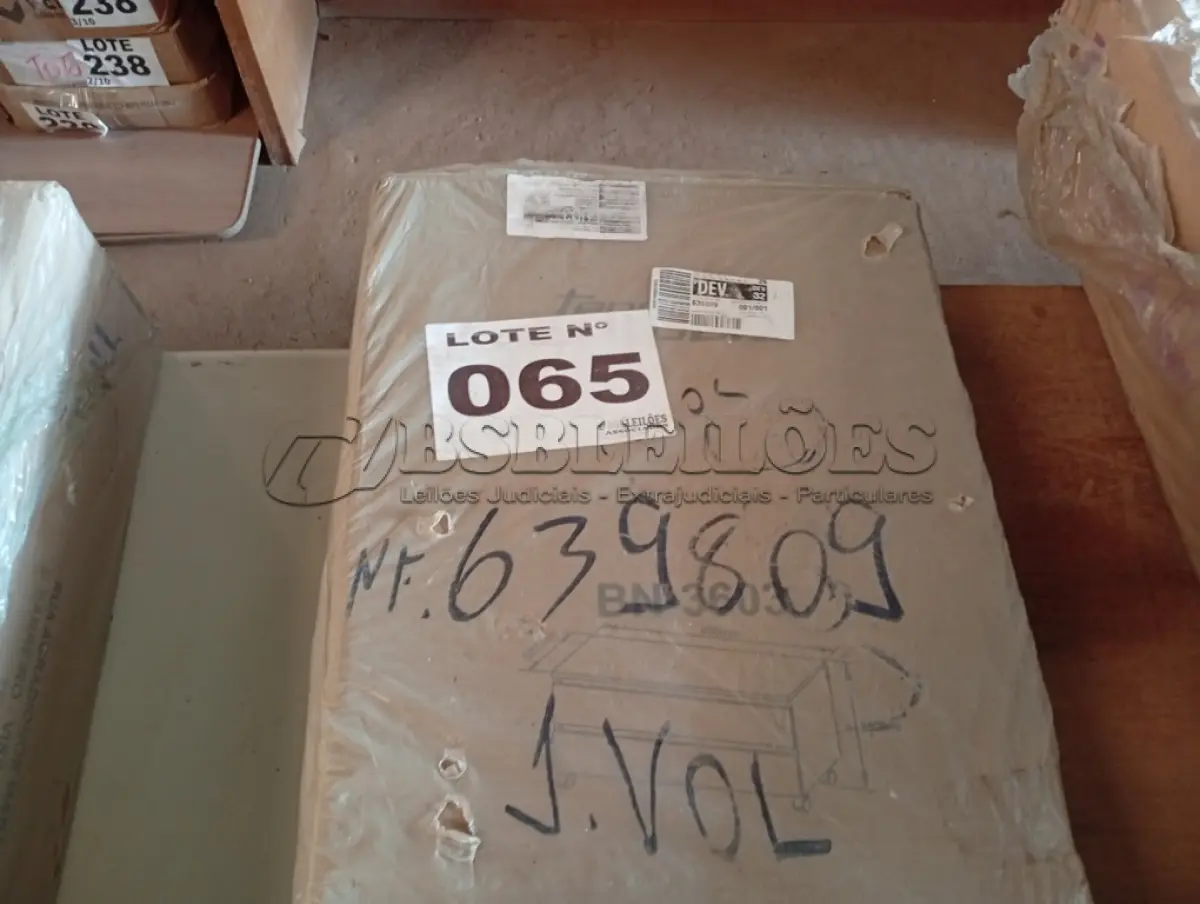 LOTE 065 - 01 - GABINETE PARA BANHEIRO COM RODÍZIOS 2 GAVETAS BN3603 TECNOMOBILI (NO ESTADO, NÃO SABEMOS SE FUNCIONA. LEILÃO NÃO TEM GARANTIA E NEM DEVOLUÇÃO, SUJEITO A POSSÍVEIS AVARIAS VISÍVEIS/OCULTAS E/OU AUSÊNCIA DE COMPONENTES)