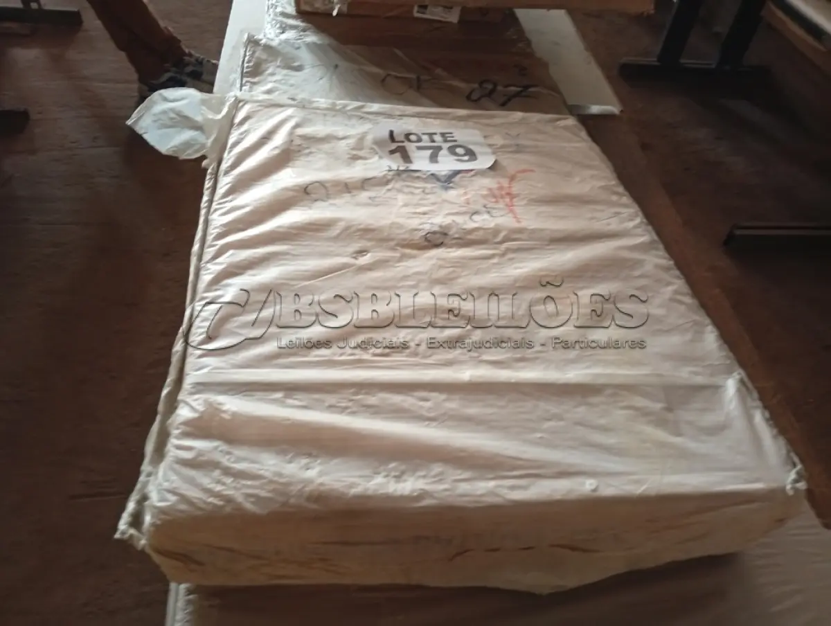 LOTE 179 - 01 - COZINHA COMPACTA SUSPENSA 6 PORTAS 2 GAVETAS LIZ (NO ESTADO, NÃO SABEMOS SE FUNCIONA. LEILÃO NÃO TEM GARANTIA E NEM DEVOLUÇÃO, SUJEITO A POSSÍVEIS AVARIAS VISÍVEIS/OCULTAS E/OU AUSÊNCIA DE COMPONENTES)