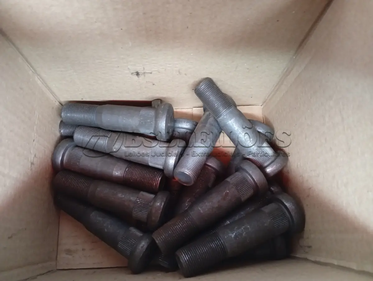 LOTE 240 - 20 - PARAFUSOS DE RODA 96MM FEY (NO ESTADO, NÃO SABEMOS SE FUNCIONA. LEILÃO NÃO TEM GARANTIA E NEM DEVOLUÇÃO, SUJEITO A POSSÍVEIS AVARIAS VISÍVEIS/OCULTAS E/OU AUSÊNCIA DE COMPONENTES)