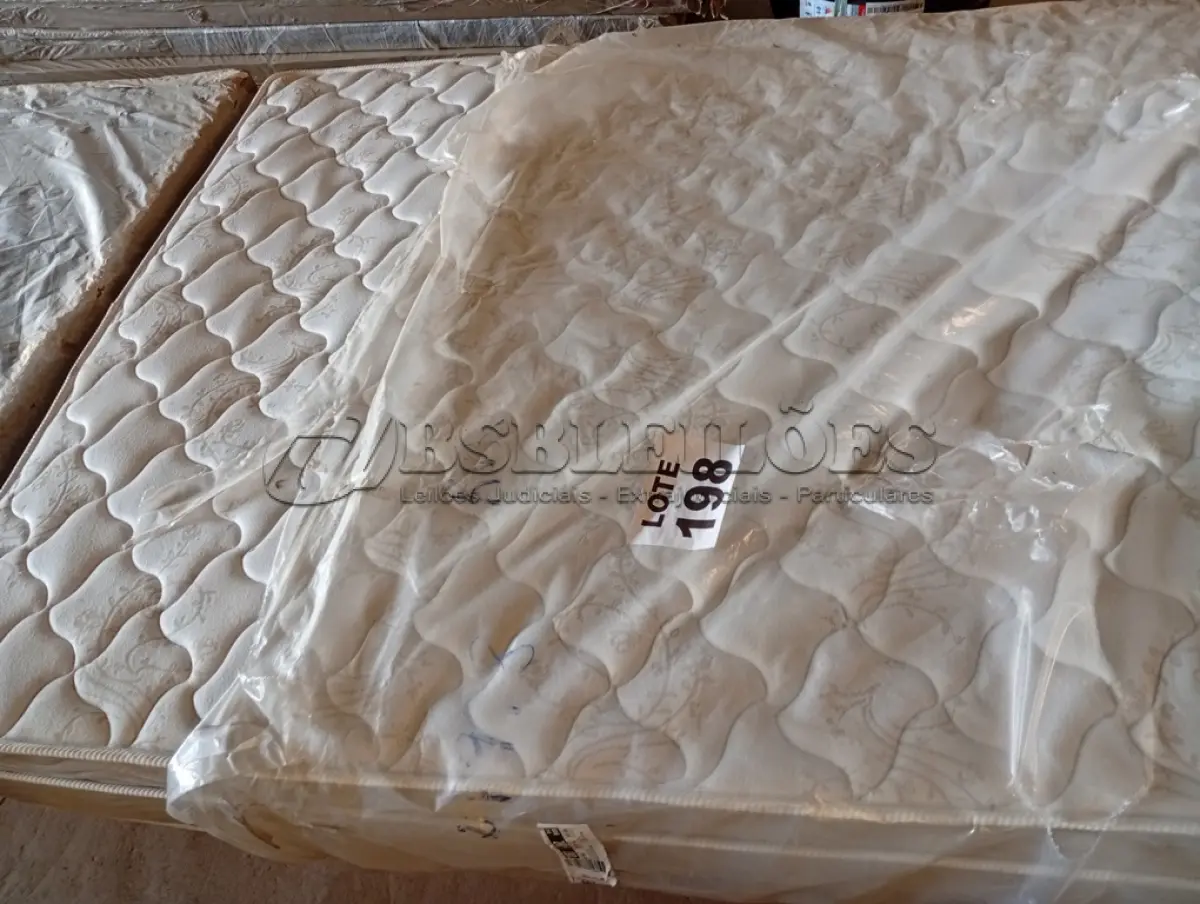 LOTE 198 - 01 - COLCHÃO CASAL ORTOBOM AIRTECH SPRING POCKET 138X25X188 (NO ESTADO, NÃO SABEMOS SE FUNCIONA. LEILÃO NÃO TEM GARANTIA E NEM DEVOLUÇÃO, SUJEITO A POSSÍVEIS AVARIAS VISÍVEIS/OCULTAS E/OU AUSÊNCIA DE COMPONENTES)