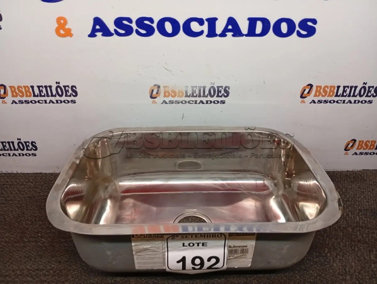 LOTE 192 - 01 CUBA INOX N1 AÇO 304 3.1/2 46X30X17 FABRINOX. (NO ESTADO) ATENÇÃO! FAZER A VISITAÇÃO ANTES DE ARREMATAR, NÃO SABEMOS SE FUNCIONA. LEILÃO NÃO TEM GARANTIA E NEM DEVOLUÇÃO, SUJEITO A POSSÍVEIS AVARIAS VISÍVEIS/OCULTAS E/OU AUSÊNCIA DE COMPONENTES.