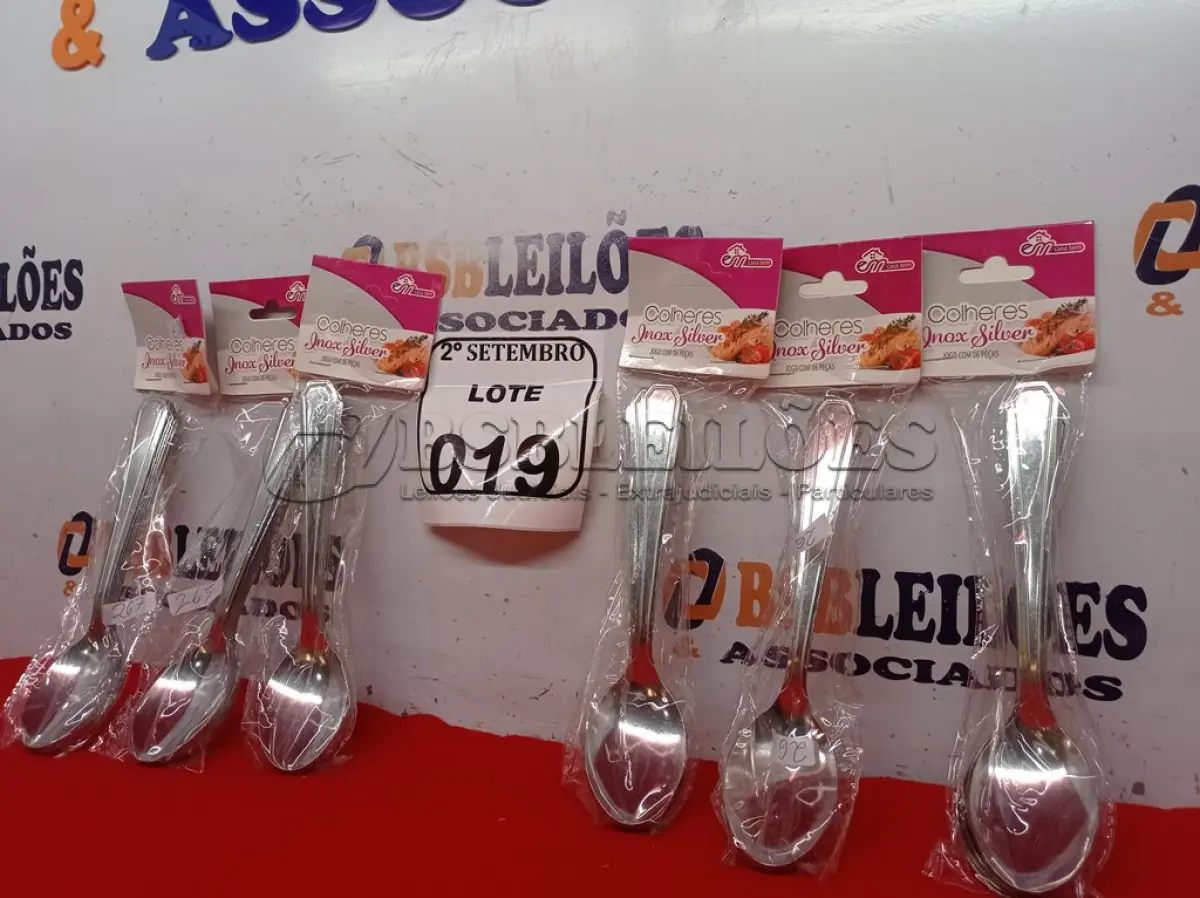 LOTE 019 - 06 KITS DE COLHERES COM 06 PEÇAS CADA. (NO ESTADO) ATENÇÃO! FAZER A VISITAÇÃO ANTES DE ARREMATAR, NÃO SABEMOS SE FUNCIONA. LEILÃO NÃO TEM GARANTIA E NEM DEVOLUÇÃO, SUJEITO A POSSÍVEIS AVARIAS VISÍVEIS/OCULTAS E/OU AUSÊNCIA DE COMPONENTES.