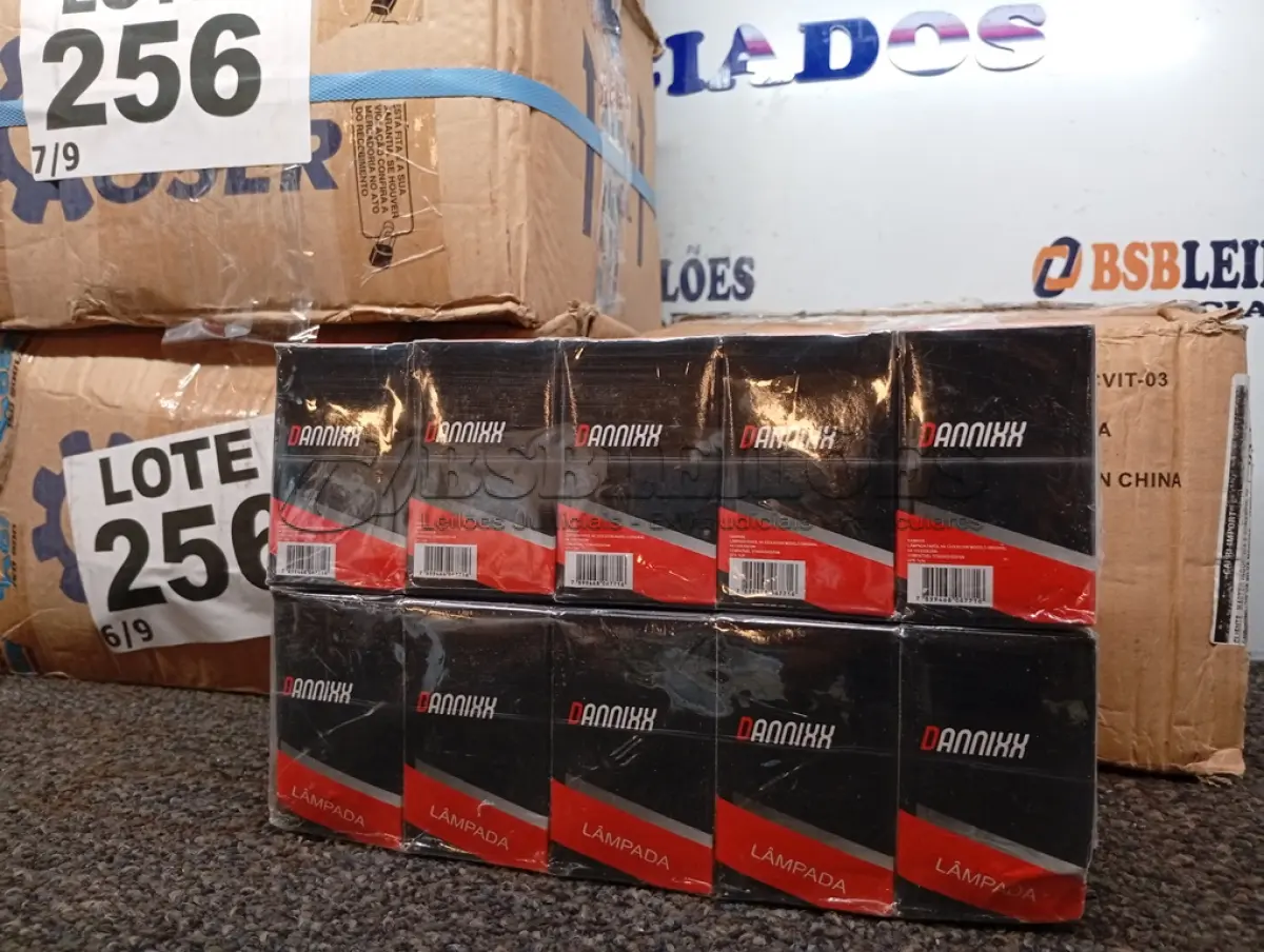 LOTE 256 - 400 - LÂMPADAS FAROL H4 12VOLTS (NO ESTADO, NÃO SABEMOS SE FUNCIONA. LEILÃO NÃO TEM GARANTIA E NEM DEVOLUÇÃO, SUJEITO A POSSÍVEIS AVARIAS VISÍVEIS/OCULTAS E/OU AUSÊNCIA DE COMPONENTES)