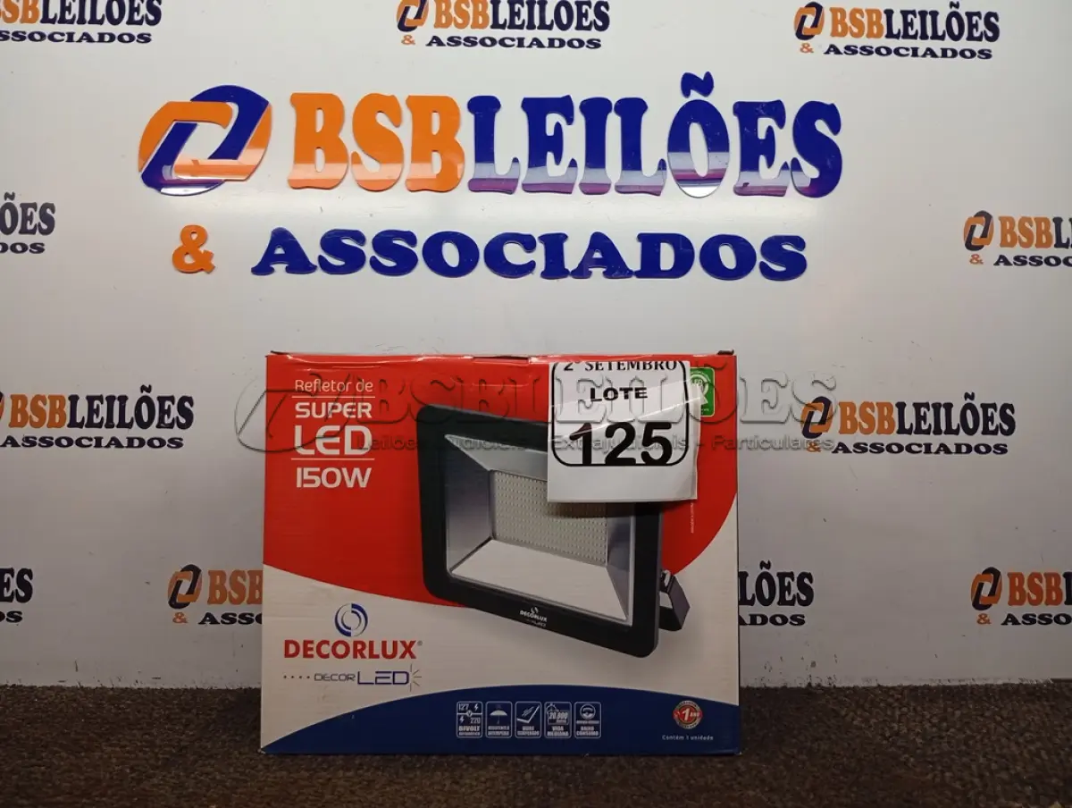 LOTE 125 - 01REFLETOR DECORLED SUPERLED 220V 150W LUZ BRANCA DECORLUX NOVO. (NO ESTADO) ATENÇÃO! FAZER A VISITAÇÃO ANTES DE ARREMATAR, NÃO SABEMOS SE FUNCIONA. LEILÃO NÃO TEM GARANTIA E NEM DEVOLUÇÃO, SUJEITO A POSSÍVEIS AVARIAS VISÍVEIS/OCULTAS E/OU AUSÊNCIA DE COMPONENTES.