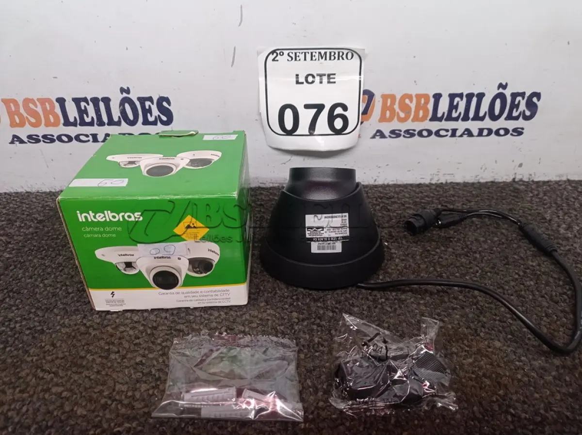 LOTE 076 - 01 CAMERA IP DOME. (NO ESTADO) ATENÇÃO! FAZER A VISITAÇÃO ANTES DE ARREMATAR, NÃO SABEMOS SE FUNCIONA. LEILÃO NÃO TEM GARANTIA E NEM DEVOLUÇÃO, SUJEITO A POSSÍVEIS AVARIAS VISÍVEIS/OCULTAS E/OU AUSÊNCIA DE COMPONENTES.