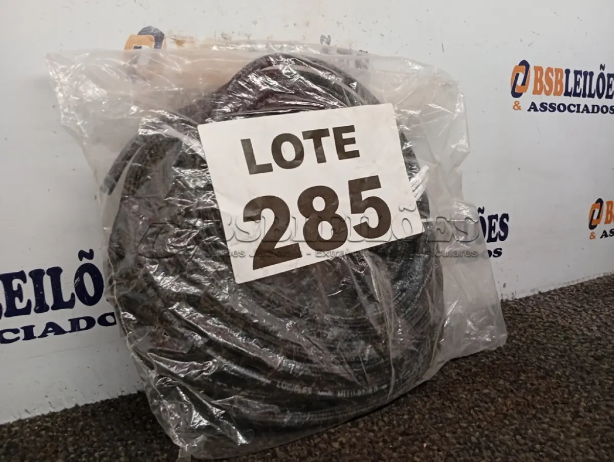 LOTE 285 - 25 METROS MANGUEIRA COMBUSTIVEL COM LONA (NO ESTADO, NÃO SABEMOS SE FUNCIONA. LEILÃO NÃO TEM GARANTIA E NEM DEVOLUÇÃO, SUJEITO A POSSÍVEIS AVARIAS VISÍVEIS/OCULTAS E/OU AUSÊNCIA DE COMPONENTES)