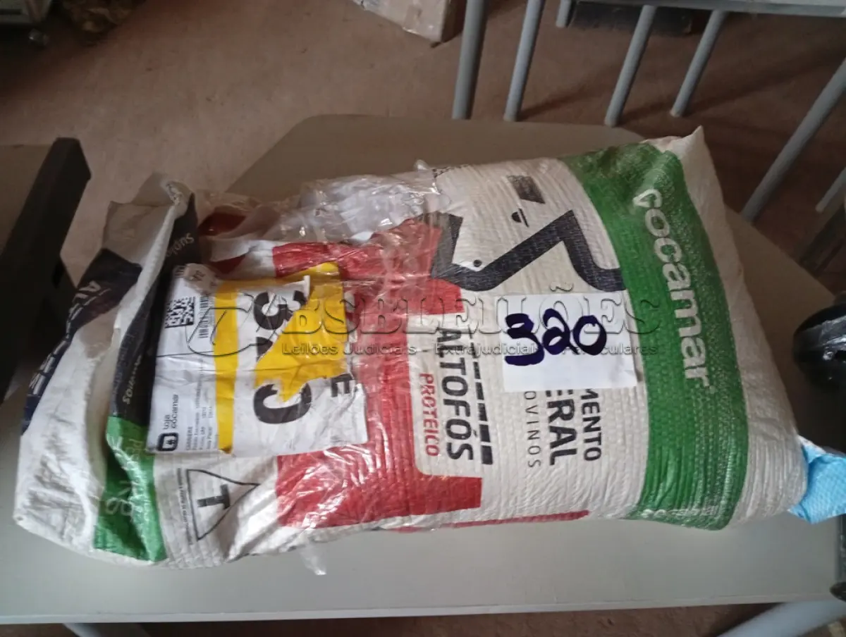 LOTE 320 - 01 - SUPLEMENTO MINERAL PARA BOVINOS COCAMAR (NO ESTADO, NÃO SABEMOS SE FUNCIONA. LEILÃO NÃO TEM GARANTIA E NEM DEVOLUÇÃO, SUJEITO A POSSÍVEIS AVARIAS VISÍVEIS/OCULTAS E/OU AUSÊNCIA DE COMPONENTES)