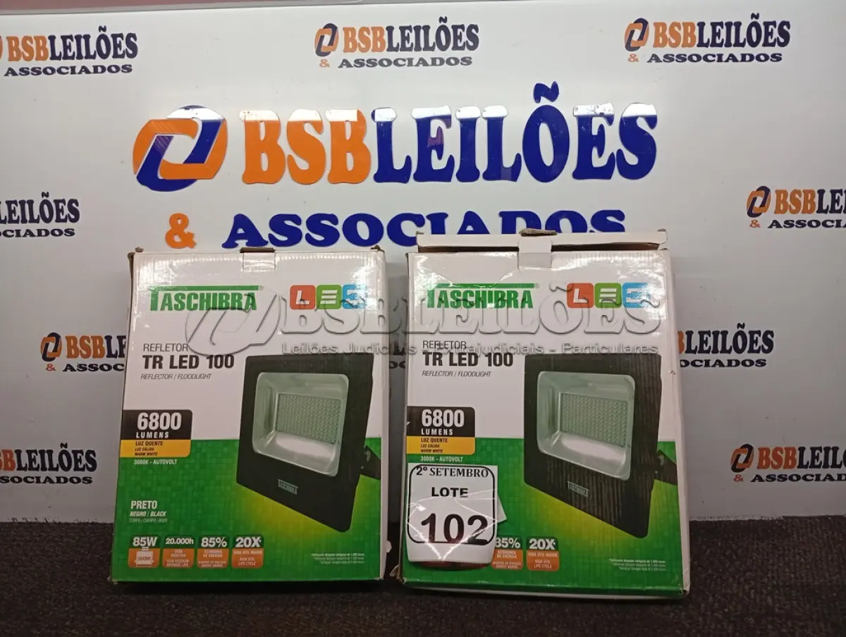 LOTE 102 - 02 REFLETORES TR LED 100W 3000K PRETO – TASHIBRA NOVO.  (NO ESTADO) ATENÇÃO! FAZER A VISITAÇÃO ANTES DE ARREMATAR, NÃO SABEMOS SE FUNCIONA. LEILÃO NÃO TEM GARANTIA E NEM DEVOLUÇÃO, SUJEITO A POSSÍVEIS AVARIAS VISÍVEIS/OCULTAS E/OU AUSÊNCIA DE COMPONENTES.