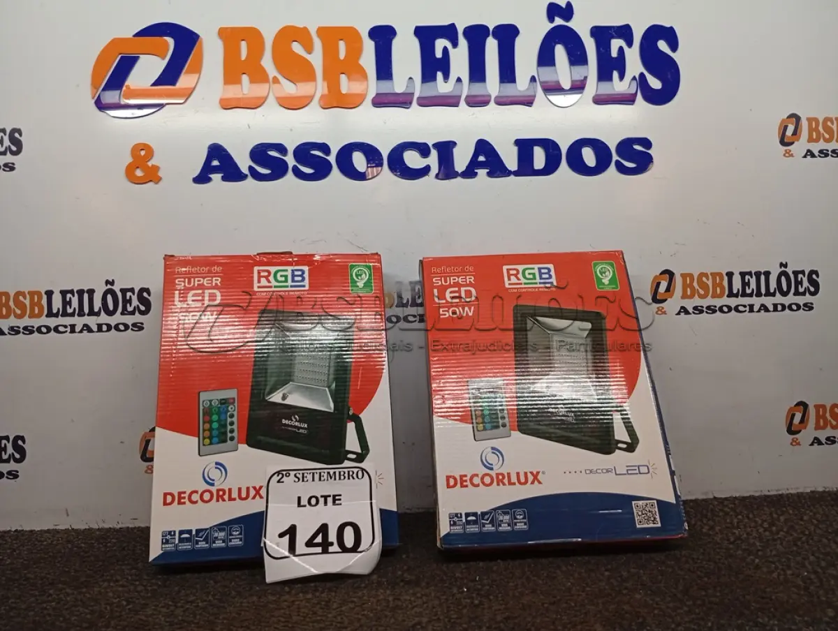 LOTE 140 - 02 REFLETORES DECORLED SUPERLED 220V 50W RGB PT – DECORLUX NOVO. (NO ESTADO) ATENÇÃO! FAZER A VISITAÇÃO ANTES DE ARREMATAR, NÃO SABEMOS SE FUNCIONA. LEILÃO NÃO TEM GARANTIA E NEM DEVOLUÇÃO, SUJEITO A POSSÍVEIS AVARIAS VISÍVEIS/OCULTAS E/OU AUSÊNCIA DE COMPONENTES.
