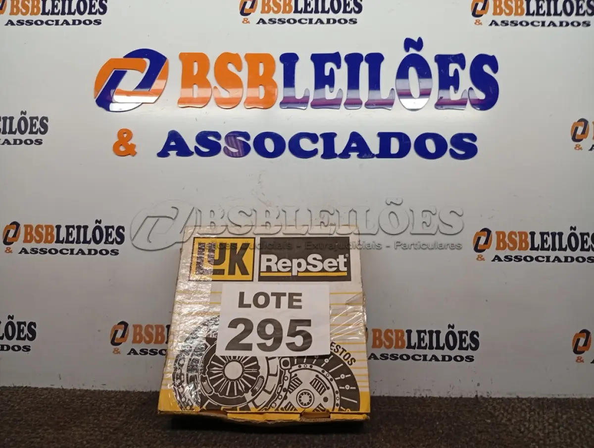 LOTE 295 - 01 - KIT EMBREAGEM - LUK - 618 2263 09 (NO ESTADO, NÃO SABEMOS SE FUNCIONA. LEILÃO NÃO TEM GARANTIA E NEM DEVOLUÇÃO, SUJEITO A POSSÍVEIS AVARIAS VISÍVEIS/OCULTAS E/OU AUSÊNCIA DE COMPONENTES)