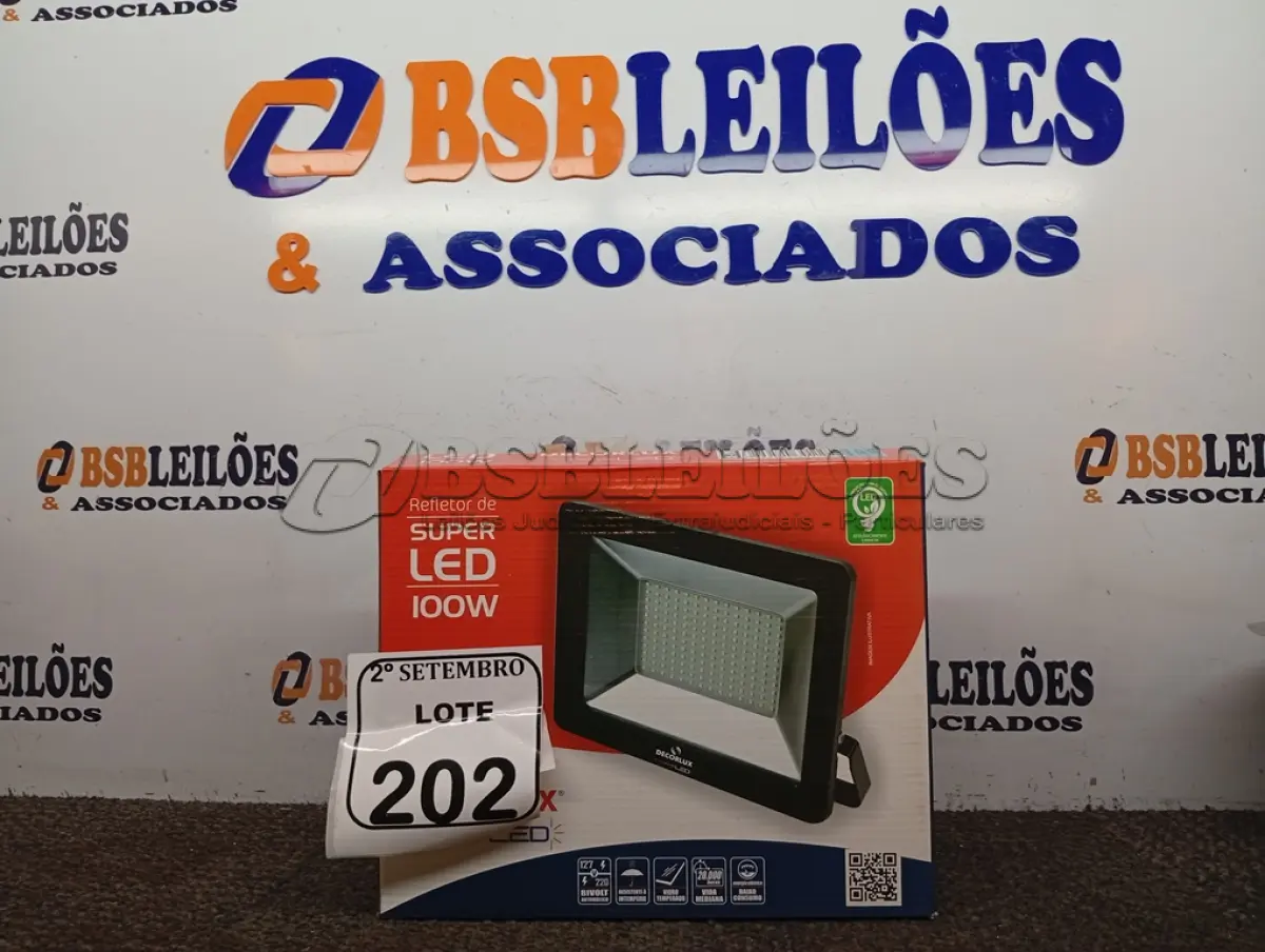 LOTE 202 - 01 REFLETOR DECORLED SUPERLED 220V 100W LUZ BRANCA DECORLUX NOVO. (NO ESTADO) ATENÇÃO! FAZER A VISITAÇÃO ANTES DE ARREMATAR, NÃO SABEMOS SE FUNCIONA. LEILÃO NÃO TEM GARANTIA E NEM DEVOLUÇÃO, SUJEITO A POSSÍVEIS AVARIAS VISÍVEIS/OCULTAS E/OU AUSÊNCIA DE COMPONENTES.