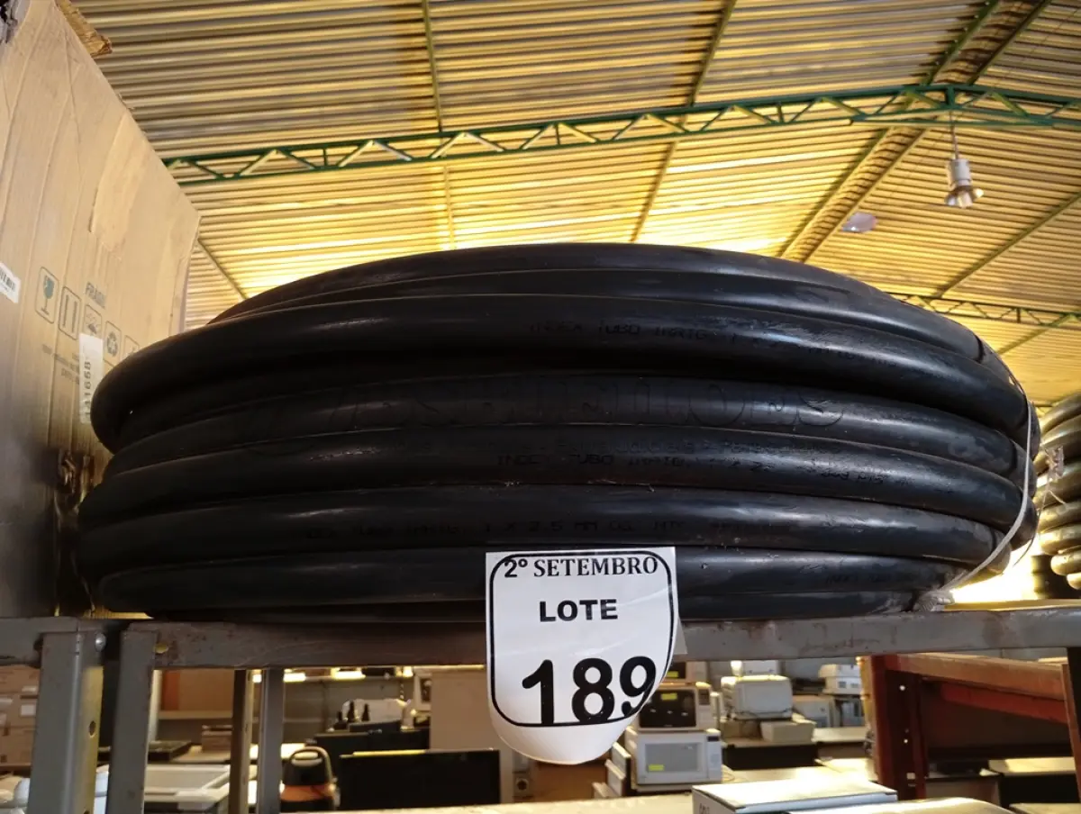LOTE 189 - 01 ROLO MANG TUBO IRRIGACAO 1 X 2,5 PRETO INDEX. (NO ESTADO) ATENÇÃO! FAZER A VISITAÇÃO ANTES DE ARREMATAR, NÃO SABEMOS SE FUNCIONA. LEILÃO NÃO TEM GARANTIA E NEM DEVOLUÇÃO, SUJEITO A POSSÍVEIS AVARIAS VISÍVEIS/OCULTAS E/OU AUSÊNCIA DE COMPONENTES.