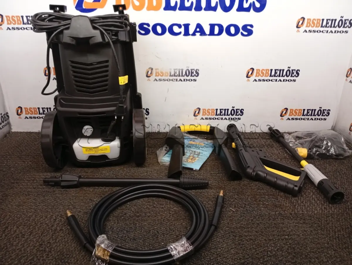 LOTE 146 - 01 LAVADORA DE ALTA PRESSÃO 220V. (NO ESTADO) ATENÇÃO! FAZER A VISITAÇÃO ANTES DE ARREMATAR, NÃO SABEMOS SE FUNCIONA. LEILÃO NÃO TEM GARANTIA E NEM DEVOLUÇÃO, SUJEITO A POSSÍVEIS AVARIAS VISÍVEIS/OCULTAS E/OU AUSÊNCIA DE COMPONENTES.