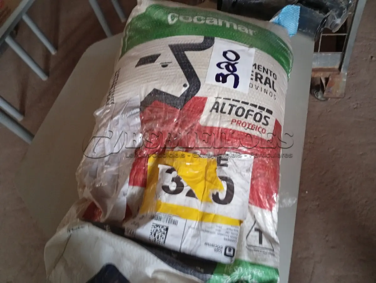 LOTE 320 - 01 - SUPLEMENTO MINERAL PARA BOVINOS COCAMAR (NO ESTADO, NÃO SABEMOS SE FUNCIONA. LEILÃO NÃO TEM GARANTIA E NEM DEVOLUÇÃO, SUJEITO A POSSÍVEIS AVARIAS VISÍVEIS/OCULTAS E/OU AUSÊNCIA DE COMPONENTES)