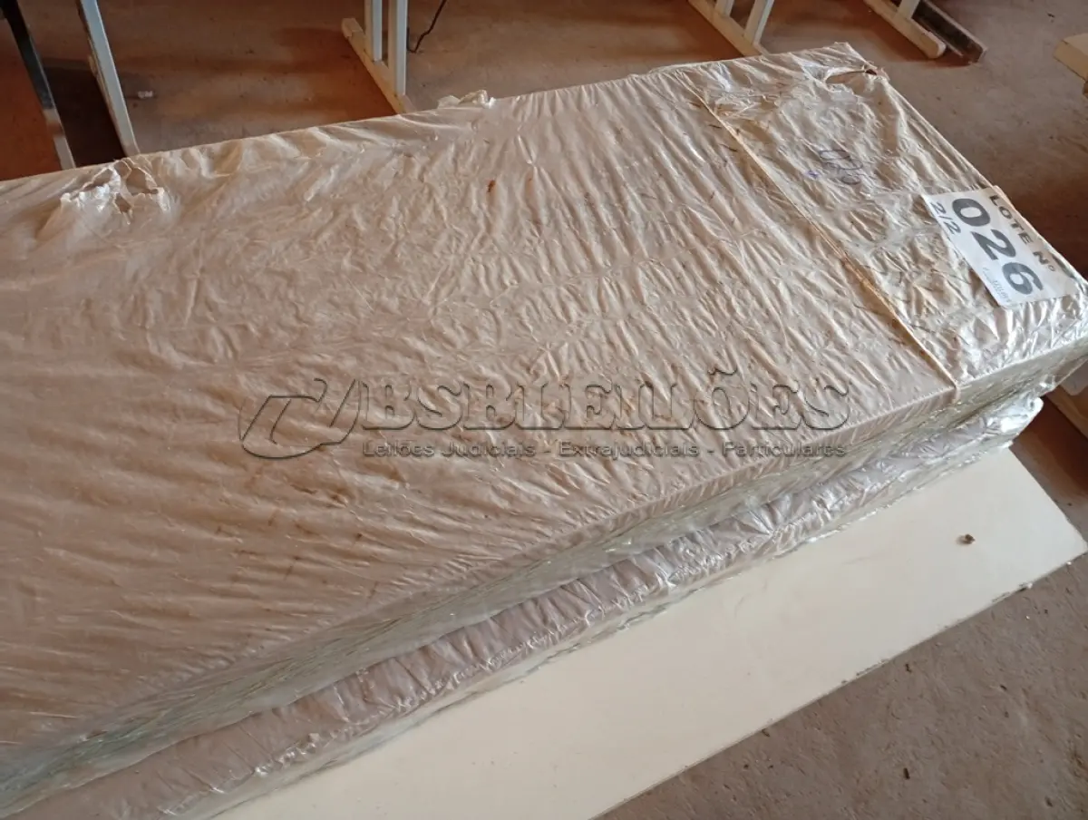 LOTE 026 - 01 – 01 ARMÁRIO DE COZINHA AMETISTA, 05 PORTAS E UMA GAVETA MARCA VALDEMÓVEIS COR CINAMONO-OFF WH. (NO ESTADO, NÃO SABEMOS SE FUNCIONA. LEILÃO NÃO TEM GARANTIA E NEM DEVOLUÇÃO, SUJEITO A POSSÍVEIS AVARIAS VISÍVEIS/OCULTAS E/OU