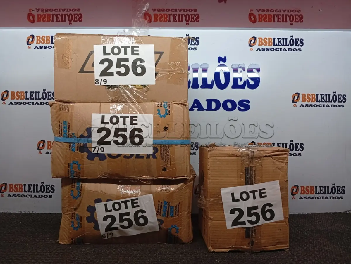 LOTE 256 - 400 - LÂMPADAS FAROL H4 12VOLTS (NO ESTADO, NÃO SABEMOS SE FUNCIONA. LEILÃO NÃO TEM GARANTIA E NEM DEVOLUÇÃO, SUJEITO A POSSÍVEIS AVARIAS VISÍVEIS/OCULTAS E/OU AUSÊNCIA DE COMPONENTES)