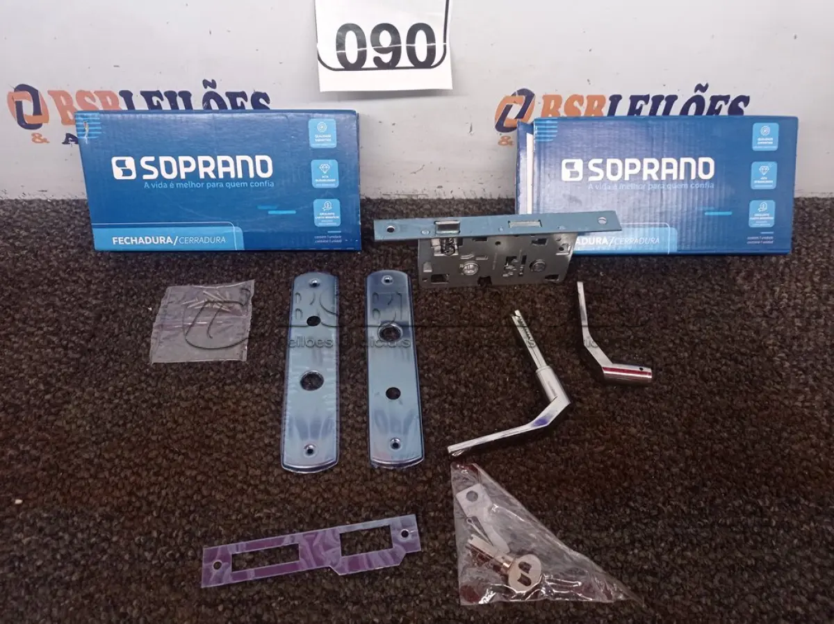 LOTE 090 - 02 FECHADURAS POPLINE ALAVANCA CR SOPRANO (NO ESTADO) ATENÇÃO! FAZER A VISITAÇÃO ANTES DE ARREMATAR, NÃO SABEMOS SE FUNCIONA. LEILÃO NÃO TEM GARANTIA E NEM DEVOLUÇÃO, SUJEITO A POSSÍVEIS AVARIAS VISÍVEIS/OCULTAS E/OU AUSÊNCIA DE COMPONENTES.