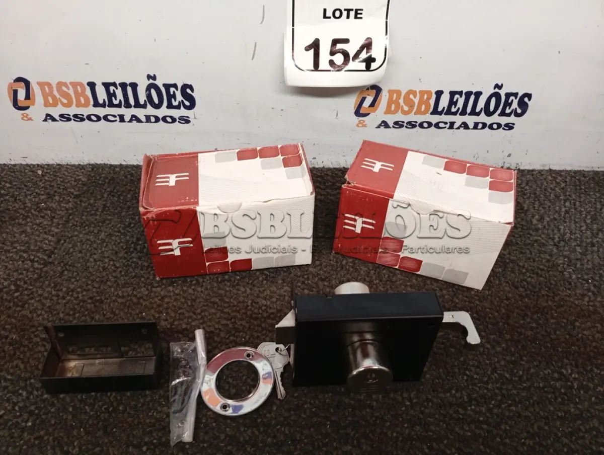 LOTE 154 - 02 FECHADURAS DE PORTÃO SOBREPOR 100 MM ZCR UN 3F. (NO ESTADO) ATENÇÃO! FAZER A VISITAÇÃO ANTES DE ARREMATAR, NÃO SABEMOS SE FUNCIONA. LEILÃO NÃO TEM GARANTIA E NEM DEVOLUÇÃO, SUJEITO A POSSÍVEIS AVARIAS VISÍVEIS/OCULTAS E/OU AUSÊNCIA DE COMPONENTES.