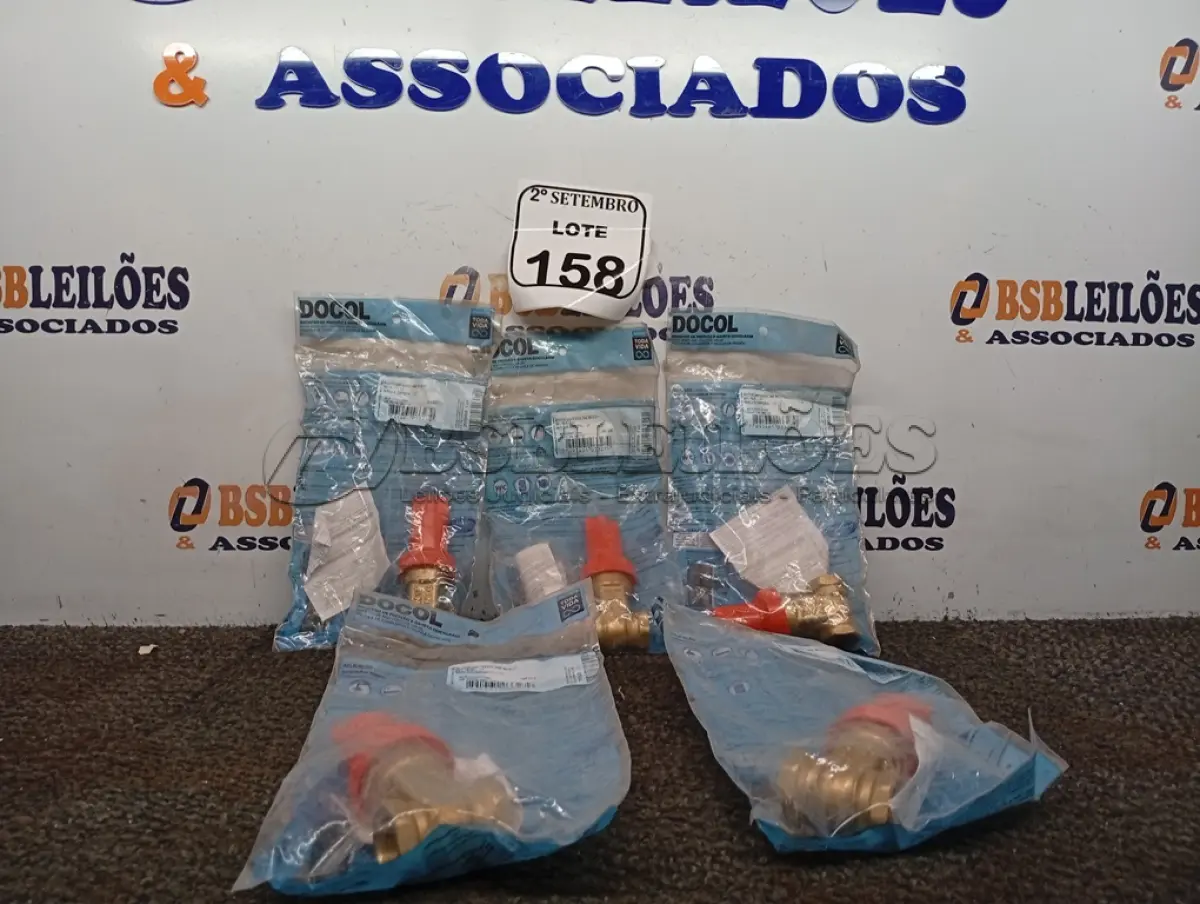 LOTE 158 - 05 BASES REGISTRO GAVETA 1/2" DOCOL. (NO ESTADO) ATENÇÃO! FAZER A VISITAÇÃO ANTES DE ARREMATAR, NÃO SABEMOS SE FUNCIONA. LEILÃO NÃO TEM GARANTIA E NEM DEVOLUÇÃO, SUJEITO A POSSÍVEIS AVARIAS VISÍVEIS/OCULTAS E/OU AUSÊNCIA DE COMPONENTES.