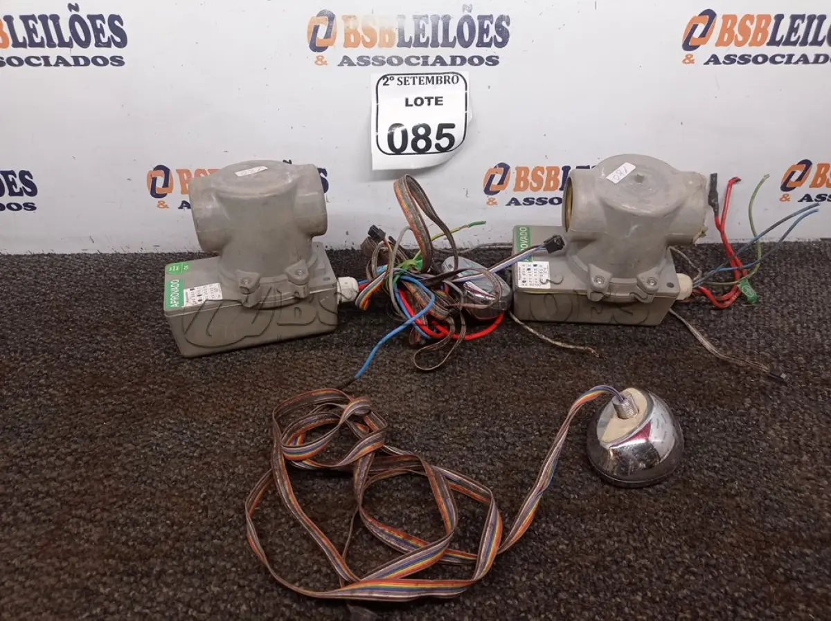LOTE 085 - 02 AQUECEDORES PARA BANHEIRA. (NO ESTADO) ATENÇÃO! FAZER A VISITAÇÃO ANTES DE ARREMATAR, NÃO SABEMOS SE FUNCIONA. LEILÃO NÃO TEM GARANTIA E NEM DEVOLUÇÃO, SUJEITO A POSSÍVEIS AVARIAS VISÍVEIS/OCULTAS E/OU AUSÊNCIA DE COMPONENTES.