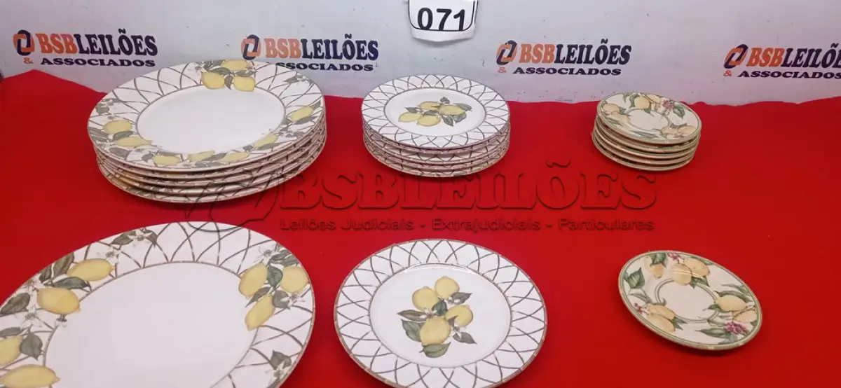 LOTE 071 - 06 PRATOS GRANDES, 06 PRATOS PEQUENOS E 06 PIRES LIMÕES. (NO ESTADO) ATENÇÃO! FAZER A VISITAÇÃO ANTES DE ARREMATAR, NÃO SABEMOS SE FUNCIONA. LEILÃO NÃO TEM GARANTIA E NEM DEVOLUÇÃO, SUJEITO A POSSÍVEIS AVARIAS VISÍVEIS/OCULTAS E/OU AUSÊNCIA DE COMPONENTES.