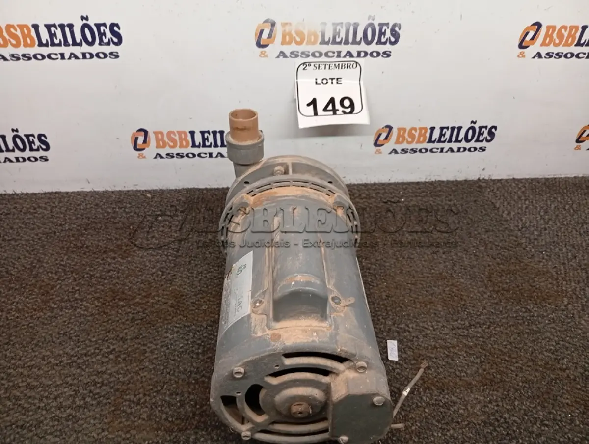 LOTE 149 - 01 MOTOR DE INDUÇÃO MONOFÁSICO MARCA KOHLBACH. (NO ESTADO) ATENÇÃO! FAZER A VISITAÇÃO ANTES DE ARREMATAR, NÃO SABEMOS SE FUNCIONA. LEILÃO NÃO TEM GARANTIA E NEM DEVOLUÇÃO, SUJEITO A POSSÍVEIS AVARIAS VISÍVEIS/OCULTAS E/OU AUSÊNCIA DE COMPONENTES.