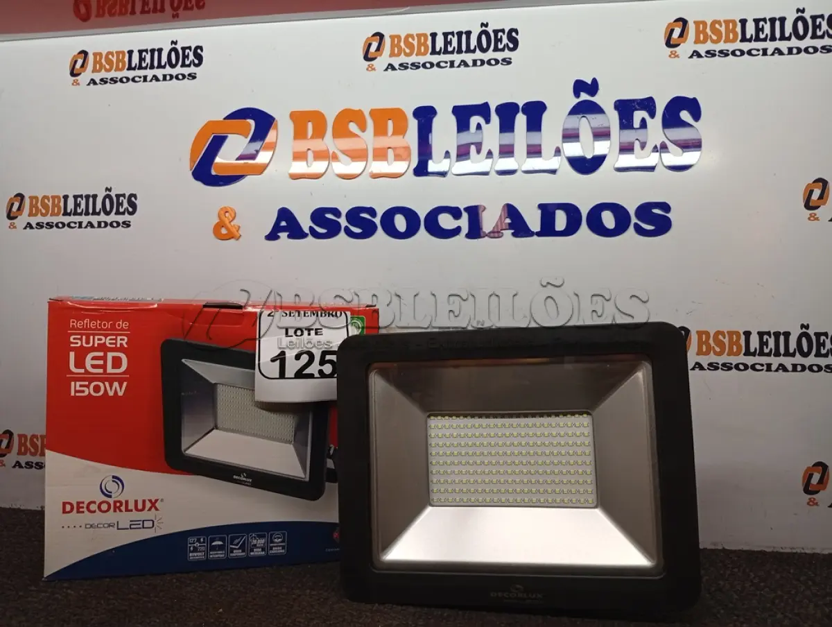 LOTE 125 - 01REFLETOR DECORLED SUPERLED 220V 150W LUZ BRANCA DECORLUX NOVO. (NO ESTADO) ATENÇÃO! FAZER A VISITAÇÃO ANTES DE ARREMATAR, NÃO SABEMOS SE FUNCIONA. LEILÃO NÃO TEM GARANTIA E NEM DEVOLUÇÃO, SUJEITO A POSSÍVEIS AVARIAS VISÍVEIS/OCULTAS E/OU AUSÊNCIA DE COMPONENTES.