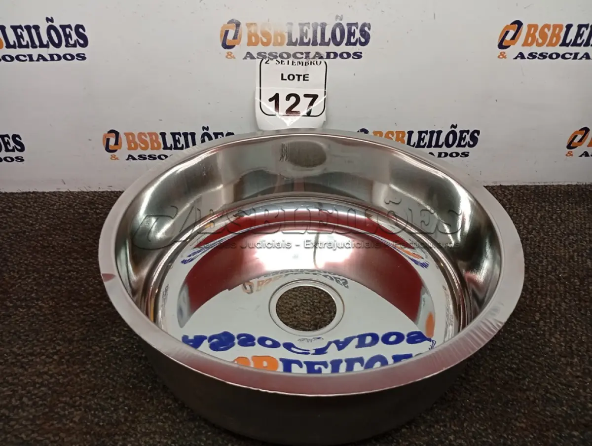 LOTE 127 - 01 CUBA INOX N38 AÇO 430 38X12 FABRINOX. (NO ESTADO) ATENÇÃO! FAZER A VISITAÇÃO ANTES DE ARREMATAR, NÃO SABEMOS SE FUNCIONA. LEILÃO NÃO TEM GARANTIA E NEM DEVOLUÇÃO, SUJEITO A POSSÍVEIS AVARIAS VISÍVEIS/OCULTAS E/OU AUSÊNCIA DE COMPONENTES.