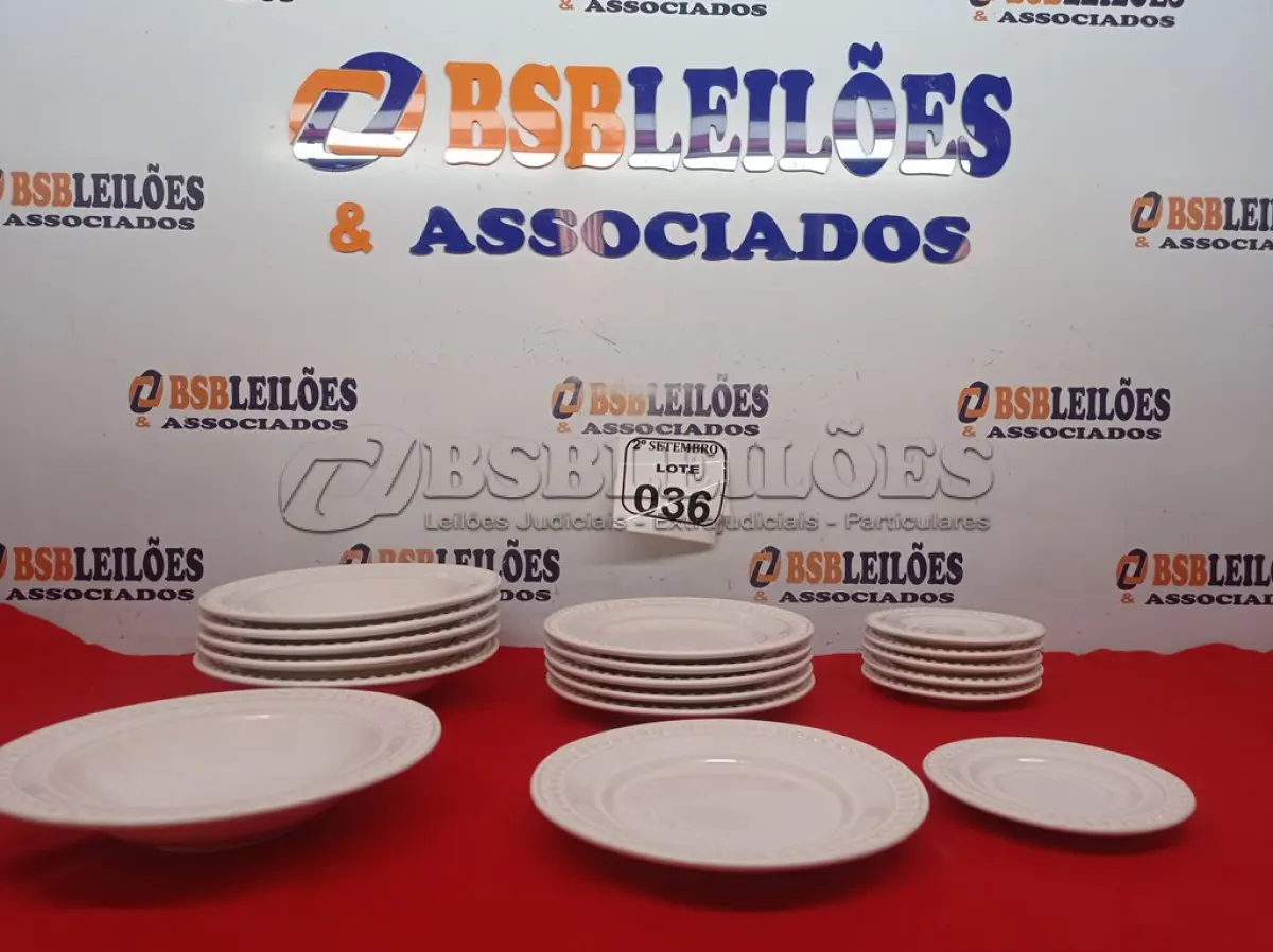LOTE 036 - 06 PRATOS BRANCOS RASOS, 06 PRATOS FUNDOS E 06 PRATOS PEQUENOS PARA SOBREMESA. (NO ESTADO) ATENÇÃO! FAZER A VISITAÇÃO ANTES DE ARREMATAR, NÃO SABEMOS SE FUNCIONA. LEILÃO NÃO TEM GARANTIA E NEM DEVOLUÇÃO, SUJEITO A POSSÍVEIS AVARIAS VISÍVEIS/OCULTAS E/OU AUSÊNCIA DE COMPONENTES.