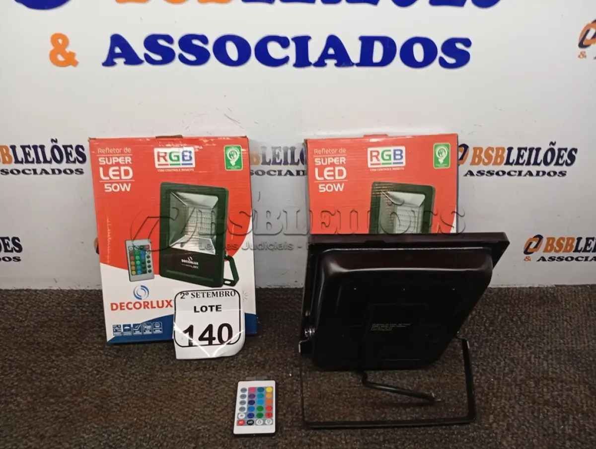 LOTE 140 - 02 REFLETORES DECORLED SUPERLED 220V 50W RGB PT – DECORLUX NOVO. (NO ESTADO) ATENÇÃO! FAZER A VISITAÇÃO ANTES DE ARREMATAR, NÃO SABEMOS SE FUNCIONA. LEILÃO NÃO TEM GARANTIA E NEM DEVOLUÇÃO, SUJEITO A POSSÍVEIS AVARIAS VISÍVEIS/OCULTAS E/OU AUSÊNCIA DE COMPONENTES.