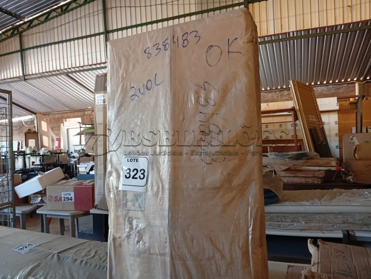 LOTE 323 - 01 RACK PARA TV ATÉ 65 COM 02 PORTAS- MP3308. (NO ESTADO, NÃO SABEMOS SE FUNCIONA. LEILÃO NÃO TEM GARANTIA E NEM DEVOLUÇÃO, SUJEITO A POSSÍVEIS AVARIAS VISÍVEIS/OCULTAS E/OU AUSÊNCIA DE COMPONENTES)