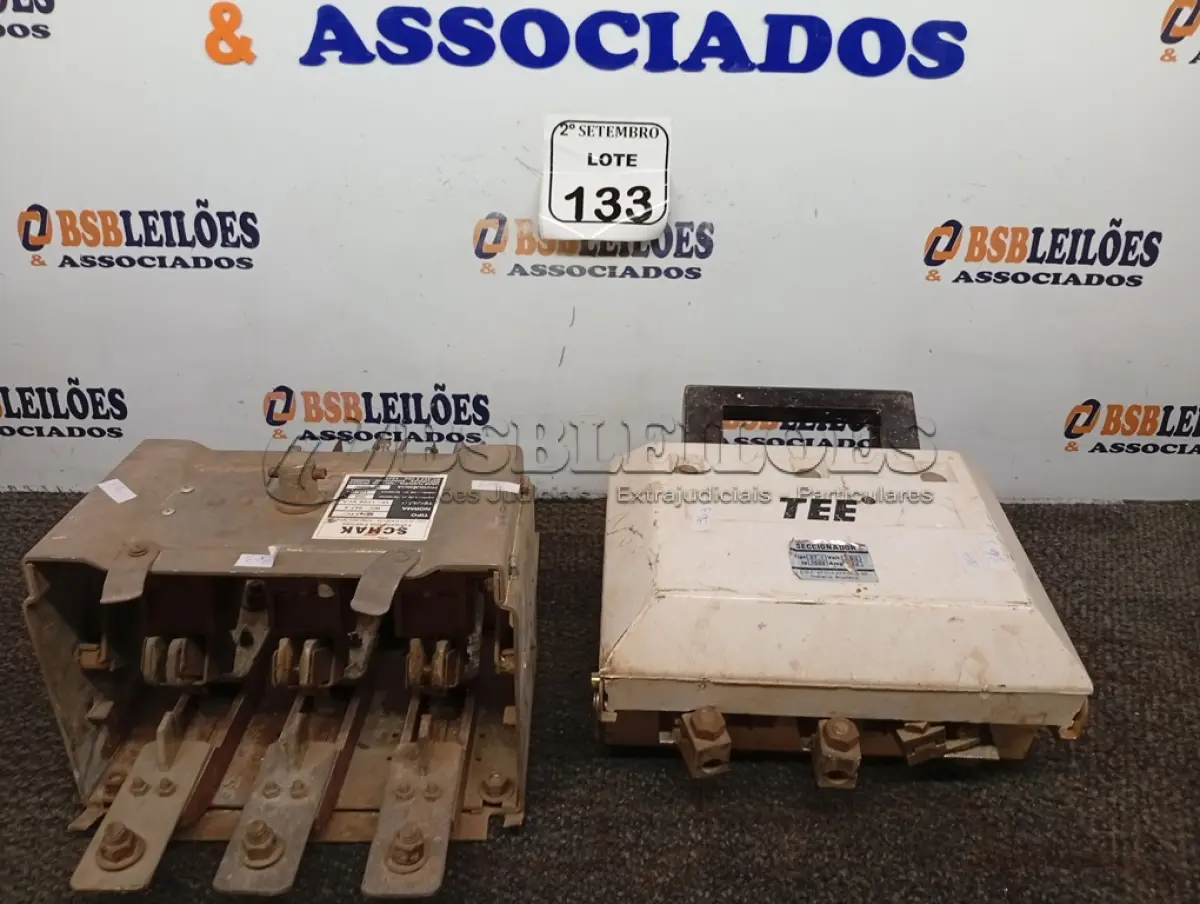 LOTE 133 - 02 CHAVES ELÉTRICAS MARCAS DIVERSAS. (NO ESTADO) ATENÇÃO! FAZER A VISITAÇÃO ANTES DE ARREMATAR, NÃO SABEMOS SE FUNCIONA. LEILÃO NÃO TEM GARANTIA E NEM DEVOLUÇÃO, SUJEITO A POSSÍVEIS AVARIAS VISÍVEIS/OCULTAS E/OU AUSÊNCIA DE COMPONENTES.