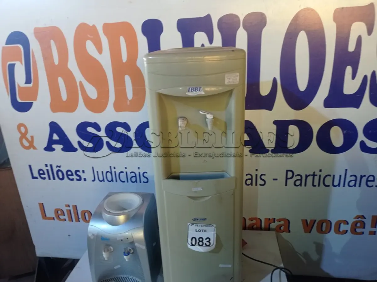 LOTE 083 - 02 BEBEDOUROS PARA GARRAFÃO SENDO UMA MARCA IBBL E OUTRO POLAR. (NO ESTADO) ATENÇÃO! FAZER A VISITAÇÃO ANTES DE ARREMATAR, NÃO SABEMOS SE FUNCIONA. LEILÃO NÃO TEM GARANTIA E NEM DEVOLUÇÃO, SUJEITO A POSSÍVEIS AVARIAS VISÍVEIS/OCULTAS E/OU AUSÊNCIA DE COMPONENTES.