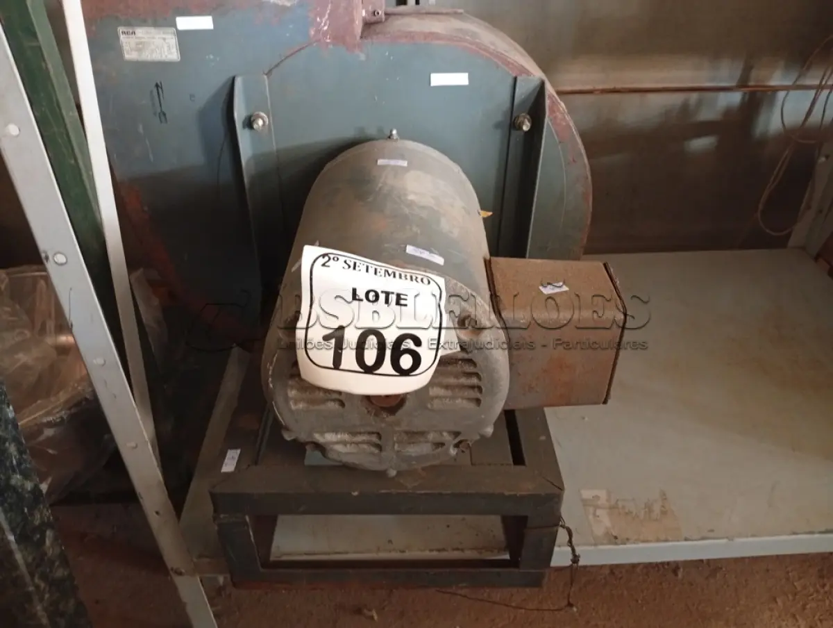 LOTE 106 - 01 CENTRIFUGA BLOWER COM MOTOR ELÉTRICO. (NO ESTADO) ATENÇÃO! FAZER A VISITAÇÃO ANTES DE ARREMATAR, NÃO SABEMOS SE FUNCIONA. LEILÃO NÃO TEM GARANTIA E NEM DEVOLUÇÃO, SUJEITO A POSSÍVEIS AVARIAS VISÍVEIS/OCULTAS E/OU AUSÊNCIA DE COMPONENTES.