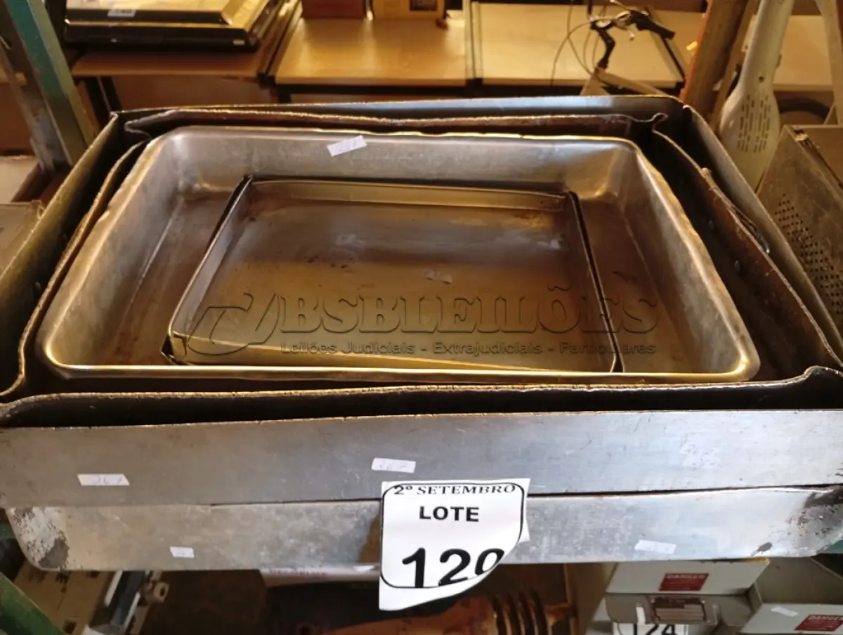 LOTE 120 - 05 FORMAS DE ALUMÍNIO TAMANHOS DIVERSOS. (NO ESTADO) ATENÇÃO! FAZER A VISITAÇÃO ANTES DE ARREMATAR, NÃO SABEMOS SE FUNCIONA. LEILÃO NÃO TEM GARANTIA E NEM DEVOLUÇÃO, SUJEITO A POSSÍVEIS AVARIAS VISÍVEIS/OCULTAS E/OU AUSÊNCIA DE COMPONENTES.