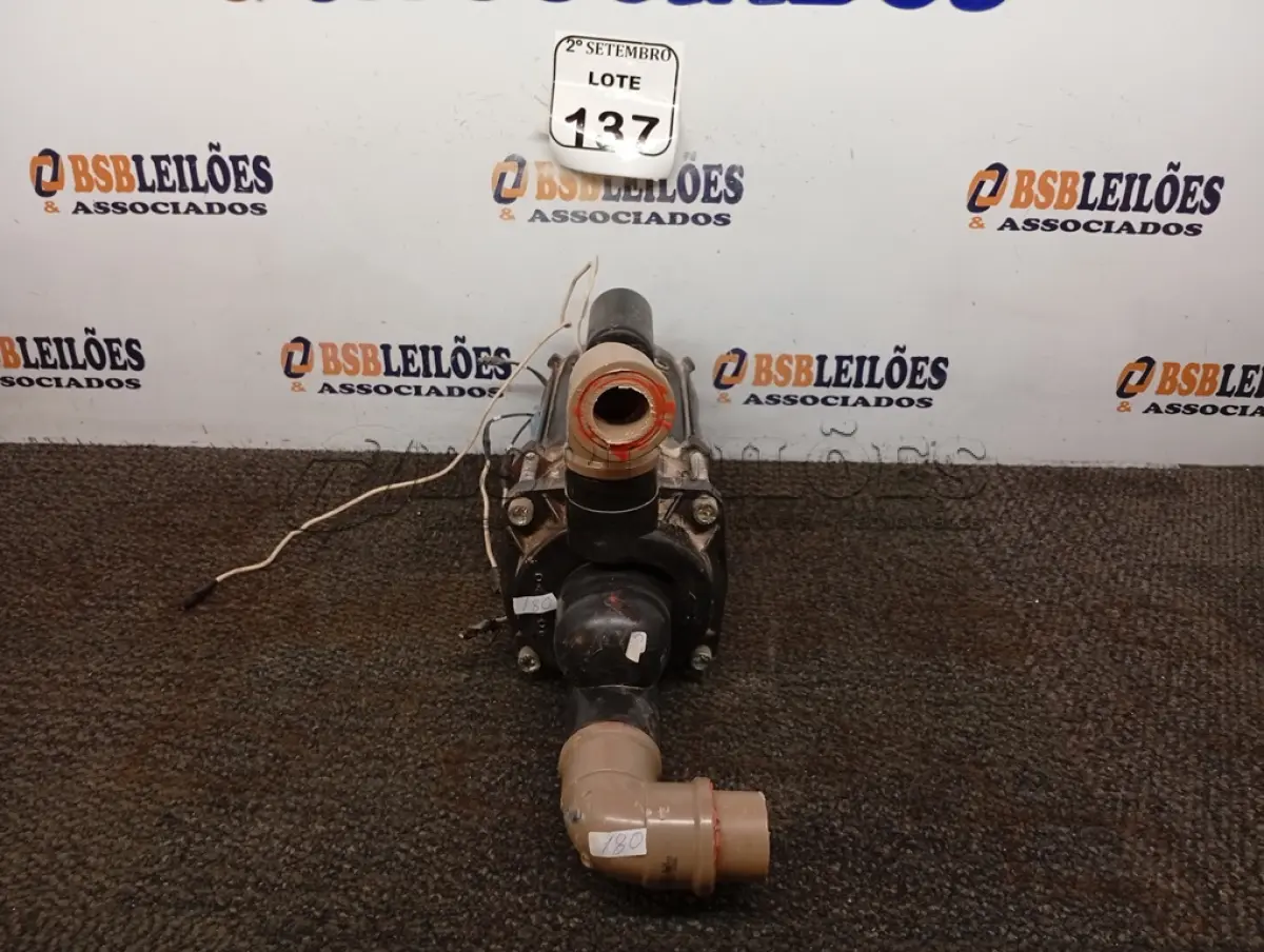 LOTE 137 - 01 MOTOR DE INDUÇÃO MONOFÁSICO DE GAIOLA. (NO ESTADO) ATENÇÃO! FAZER A VISITAÇÃO ANTES DE ARREMATAR, NÃO SABEMOS SE FUNCIONA. LEILÃO NÃO TEM GARANTIA E NEM DEVOLUÇÃO, SUJEITO A POSSÍVEIS AVARIAS VISÍVEIS/OCULTAS E/OU AUSÊNCIA DE COMPONENTES.