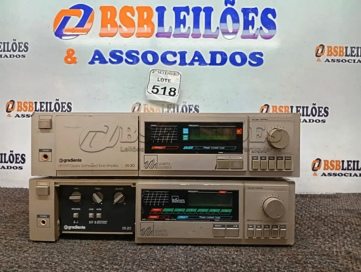 LOTE 518 - 02 RECEIVERS GRANDIENTE DS-20. (NO ESTADO) ATENÇÃO! FAZER A VISITAÇÃO ANTES DE ARREMATAR, NÃO SABEMOS SE FUNCIONA. LEILÃO NÃO TEM GARANTIA E NEM DEVOLUÇÃO, SUJEITO A POSSÍVEIS AVARIAS VISÍVEIS/OCULTAS E/OU AUSÊNCIA DE COMPONENTES.