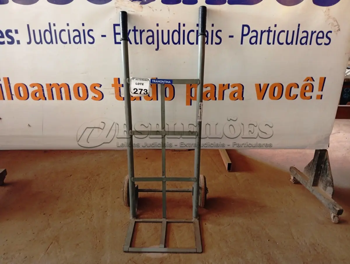 LOTE 273 - 01 CARRINHO DE MAO PARA CARGAS 180KG TRAMONTINA. (NO ESTADO) ATENÇÃO! FAZER A VISITAÇÃO ANTES DE ARREMATAR, NÃO SABEMOS SE FUNCIONA. LEILÃO NÃO TEM GARANTIA E NEM DEVOLUÇÃO, SUJEITO A POSSÍVEIS AVARIAS VISÍVEIS/OCULTAS E/OU AUSÊNCIA DE COMPONENTES.
