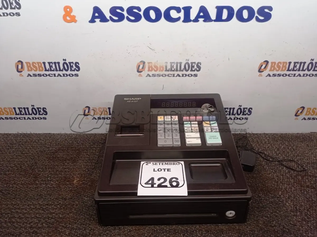 LOTE 426 - 01 CAIXA REGISTRADORA MARCA SHARP XE-A107. (NO ESTADO) ATENÇÃO! FAZER A VISITAÇÃO ANTES DE ARREMATAR, NÃO SABEMOS SE FUNCIONA. LEILÃO NÃO TEM GARANTIA E NEM DEVOLUÇÃO, SUJEITO A POSSÍVEIS AVARIAS VISÍVEIS/OCULTAS E/OU AUSÊNCIA DE COMPONENTES.