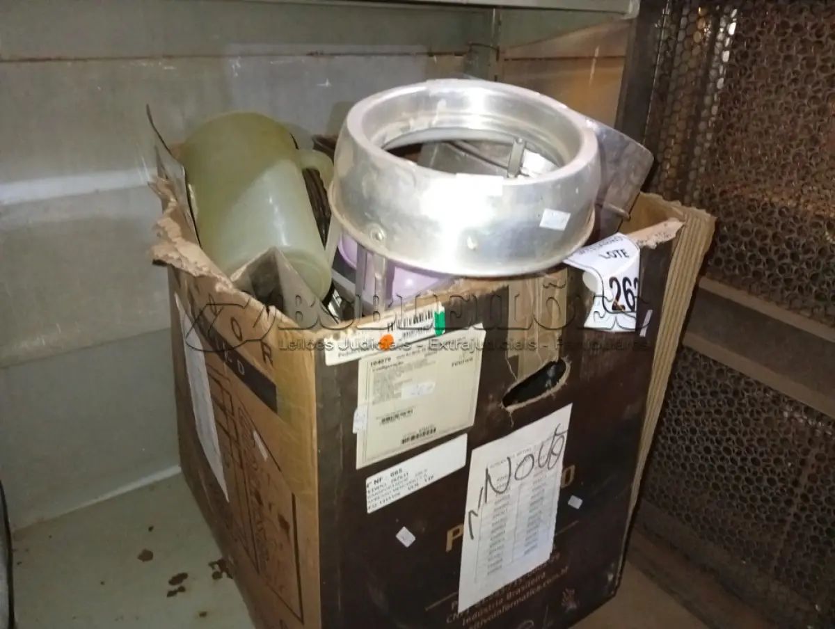 LOTE 262 - 01 LOTE COM UTENSÍLIOS DIVERSOS. (NO ESTADO) ATENÇÃO! FAZER A VISITAÇÃO ANTES DE ARREMATAR, NÃO SABEMOS SE FUNCIONA. LEILÃO NÃO TEM GARANTIA E NEM DEVOLUÇÃO, SUJEITO A POSSÍVEIS AVARIAS VISÍVEIS/OCULTAS E/OU AUSÊNCIA DE COMPONENTES.