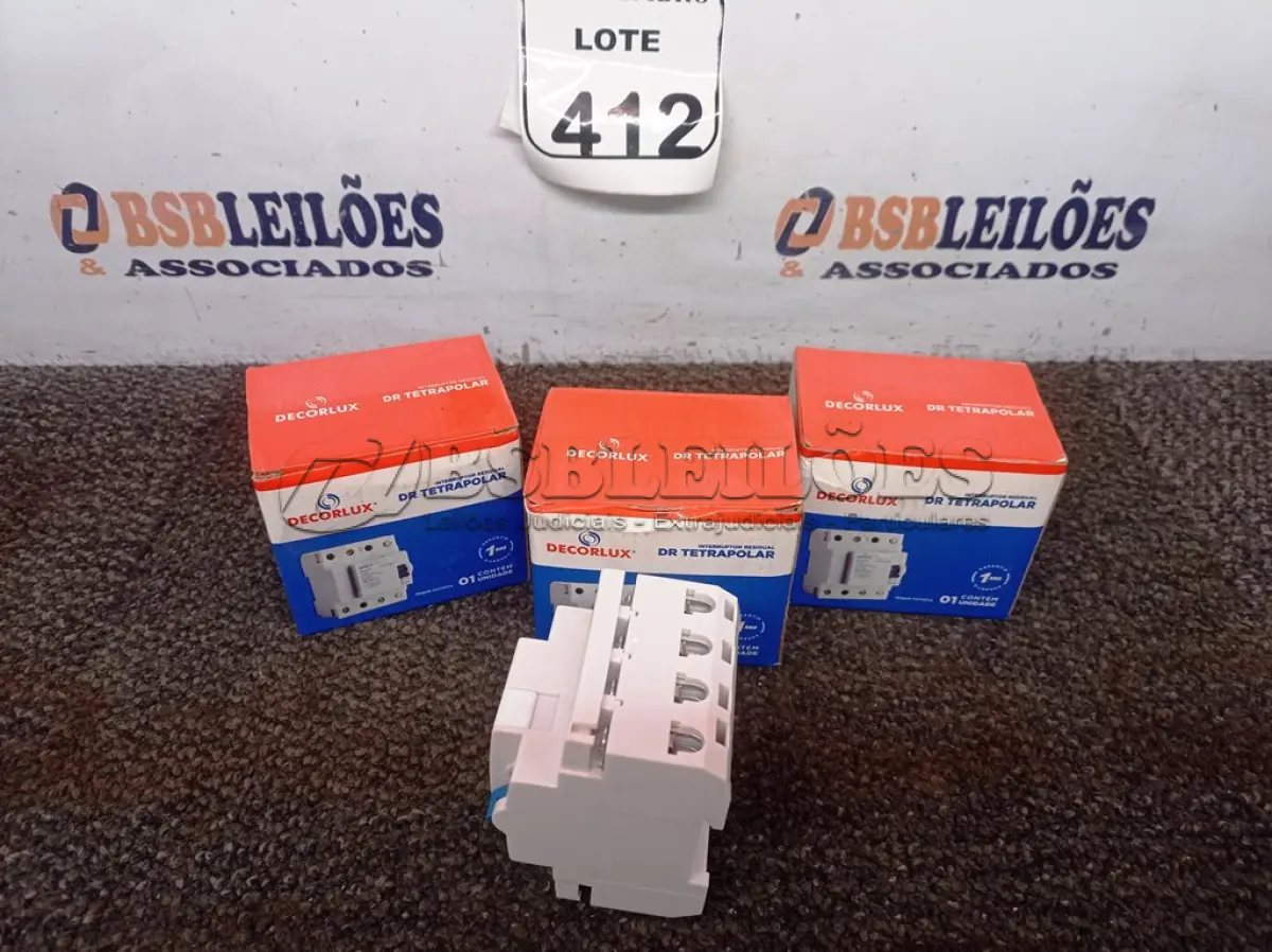LOTE 412 - 03 CAIXAS DE INTERRUPTOR DECORLUX RESIDUAL DR TETRAPOLAR, CONTÉM 01 UNIDADE EM CADA CAIXA. (NO ESTADO) ATENÇÃO! FAZER A VISITAÇÃO ANTES DE ARREMATAR, NÃO SABEMOS SE FUNCIONA. LEILÃO NÃO TEM GARANTIA E NEM DEVOLUÇÃO, SUJEITO A POSSÍVEIS AVARIAS VISÍVEIS/OCULTAS E/OU AUSÊNCIA DE COMPONENTES.