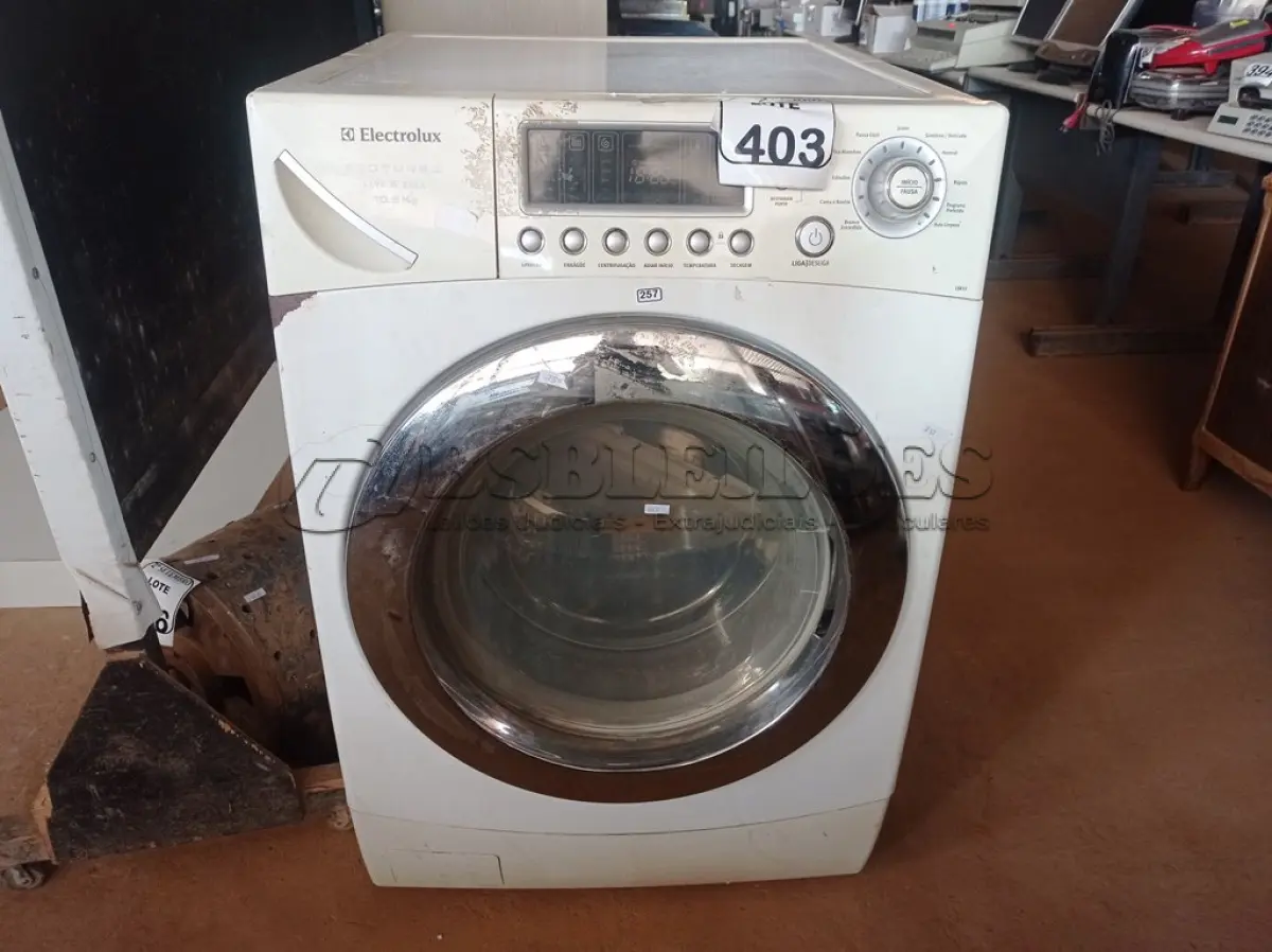 LOTE 403 - 01 MÁQUINA DE LAVAR ELECTROLUX PARA A RETIRADA DE PEÇAS. (NO ESTADO) ATENÇÃO! FAZER A VISITAÇÃO ANTES DE ARREMATAR, NÃO SABEMOS SE FUNCIONA. LEILÃO NÃO TEM GARANTIA E NEM DEVOLUÇÃO, SUJEITO A POSSÍVEIS AVARIAS VISÍVEIS/OCULTAS E/OU AUSÊNCIA DE COMPONENTES.