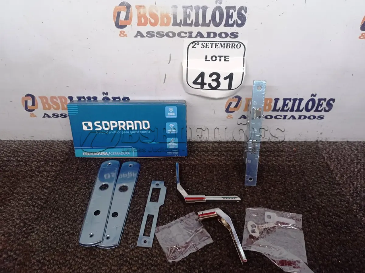 LOTE 431 - 02 FECHADURAS POPLINE ALAVANCA CR SOPRANO (NO ESTADO) ATENÇÃO! FAZER A VISITAÇÃO ANTES DE ARREMATAR, NÃO SABEMOS SE FUNCIONA. LEILÃO NÃO TEM GARANTIA E NEM DEVOLUÇÃO, SUJEITO A POSSÍVEIS AVARIAS VISÍVEIS/OCULTAS E/OU AUSÊNCIA DE COMPONENTES.