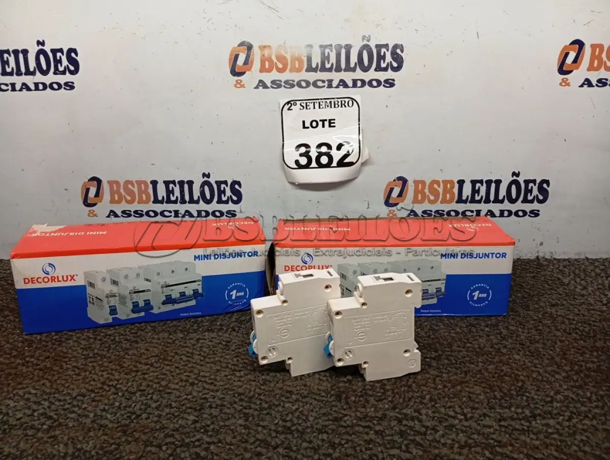 LOTE 382 - 02 CAIXAS DE MINI DISJUNTORES DECORLUX MODELO DZ47-63, CONTÉM 12 UNIDADES EM CADA CAIXA. (NO ESTADO) ATENÇÃO! FAZER A VISITAÇÃO ANTES DE ARREMATAR, NÃO SABEMOS SE FUNCIONA. LEILÃO NÃO TEM GARANTIA E NEM DEVOLUÇÃO, SUJEITO A POSSÍVEIS AVARIAS VISÍVEIS/OCULTAS E/OU AUSÊNCIA DE COMPONENTES.