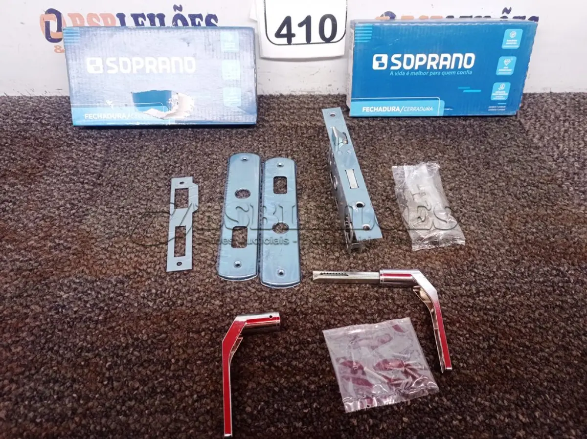 LOTE 410 - 03 FECHADURAS POPLINE ALAVANCA CR SOPRANO (NO ESTADO) ATENÇÃO! FAZER A VISITAÇÃO ANTES DE ARREMATAR, NÃO SABEMOS SE FUNCIONA. LEILÃO NÃO TEM GARANTIA E NEM DEVOLUÇÃO, SUJEITO A POSSÍVEIS AVARIAS VISÍVEIS/OCULTAS E/OU AUSÊNCIA DE COMPONENTES.